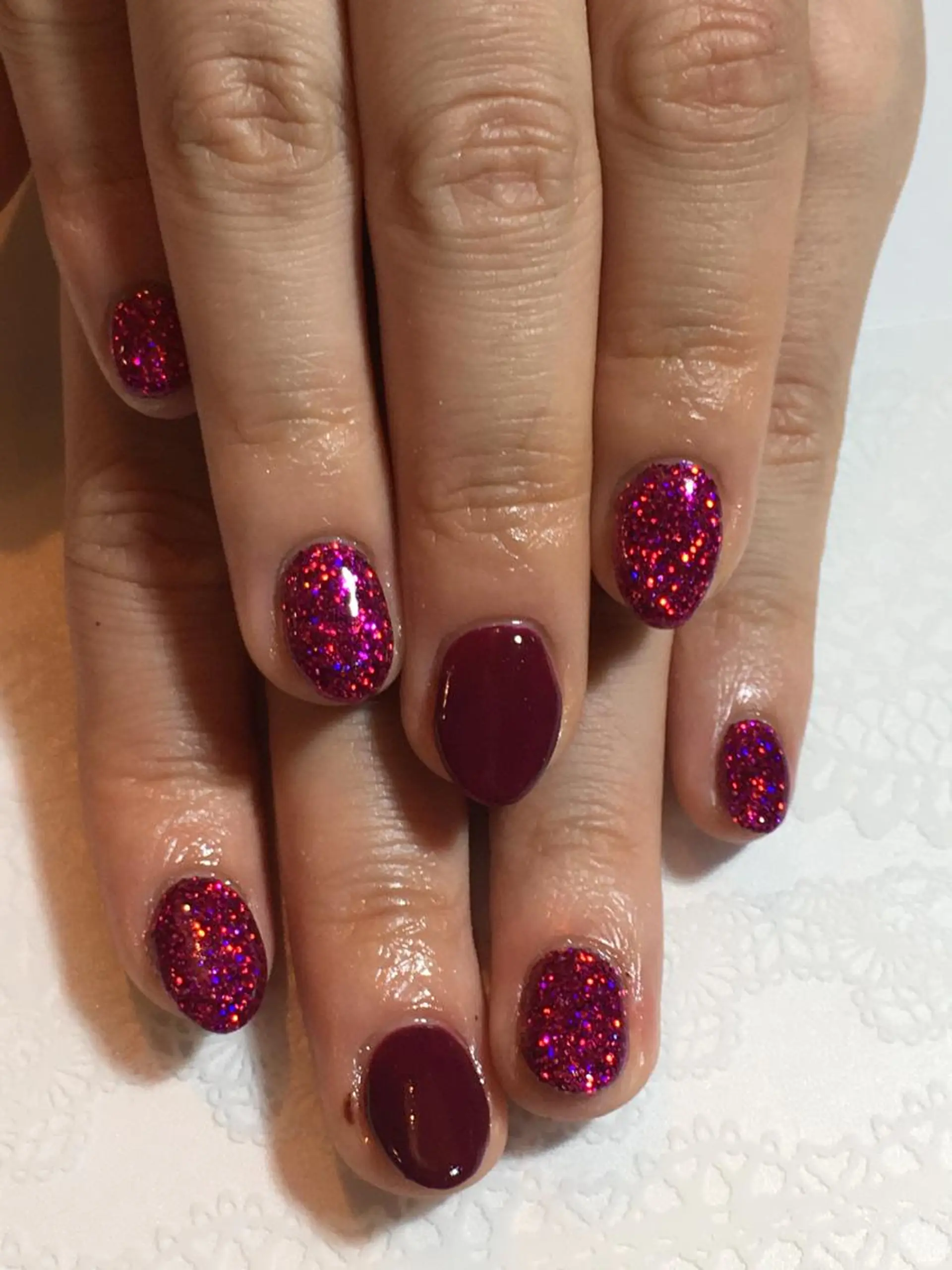 ネイル ボルドー ラメ(グリッター) 古川 里美のネイルデザイン