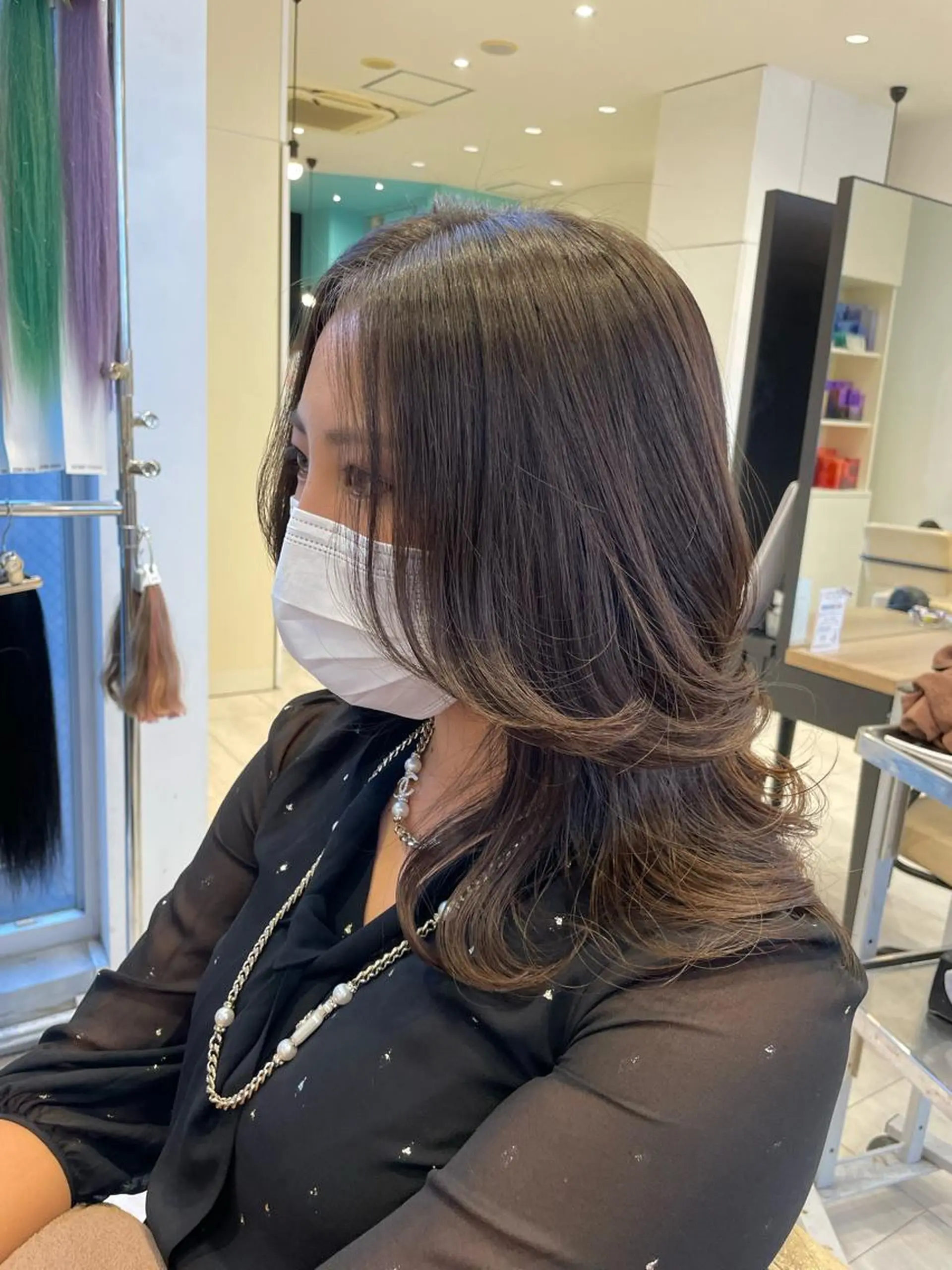 セミロング レイヤーカット ハッシュカット レイヤー池袋のヘアスタイル