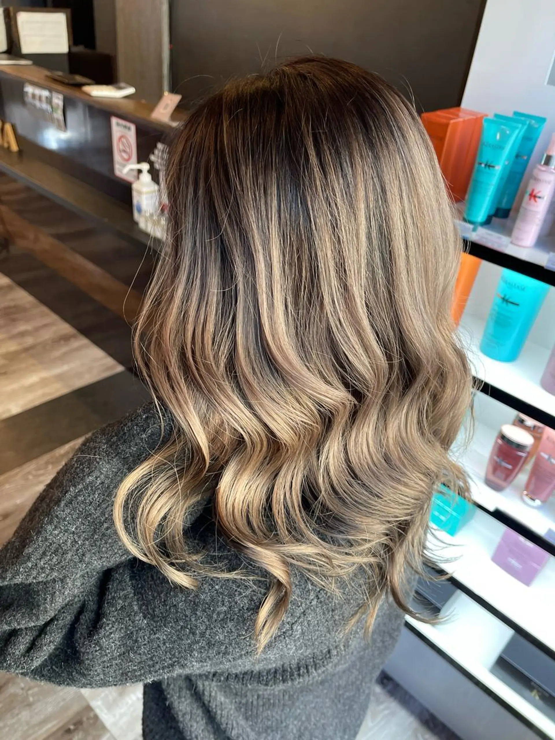 セミロング KIRA スズキ タクヤ／店長のヘアスタイル