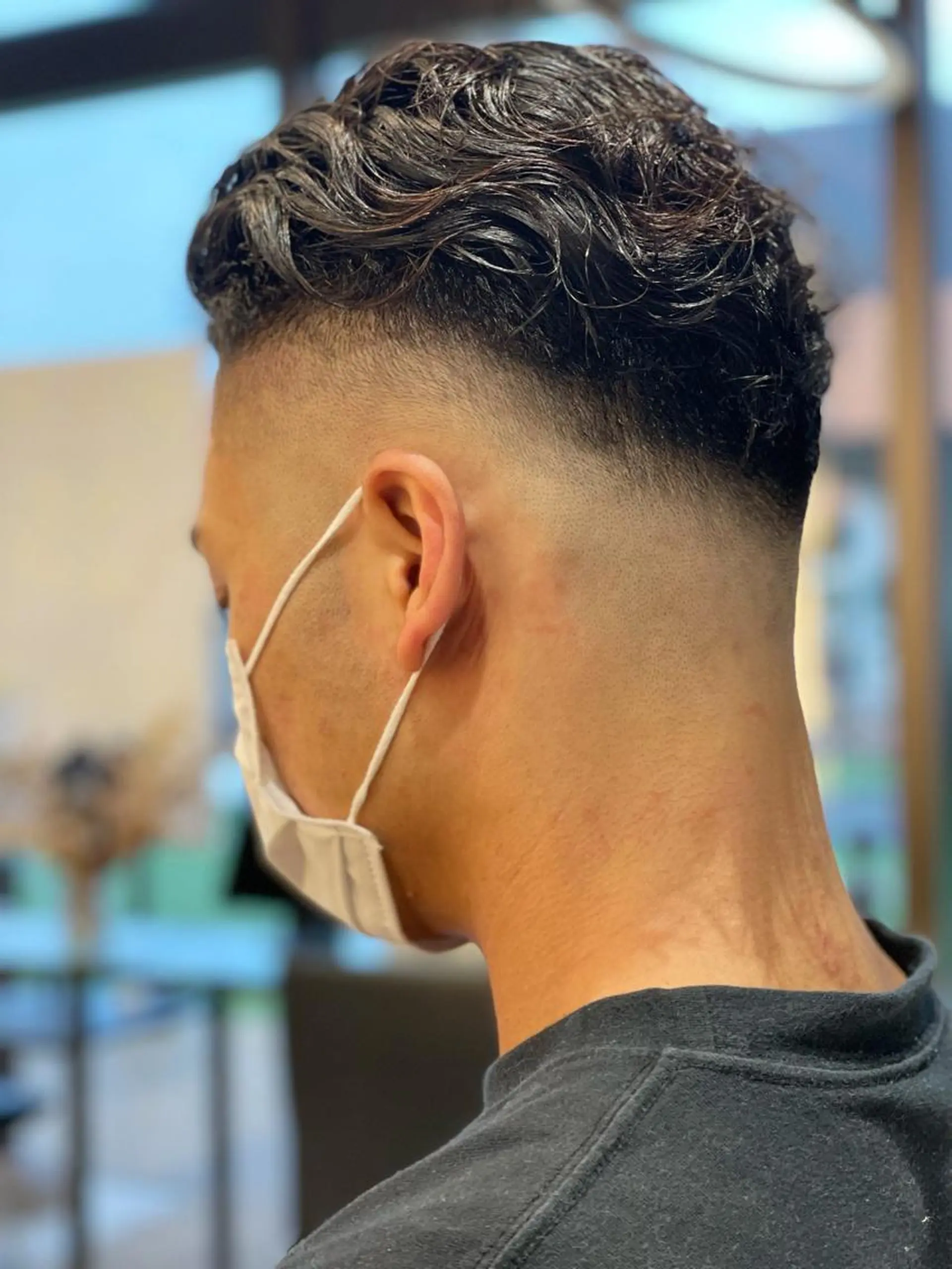 ショート メンズ フェードカット メンズヘア特化 崎田 成人のヘアスタイル