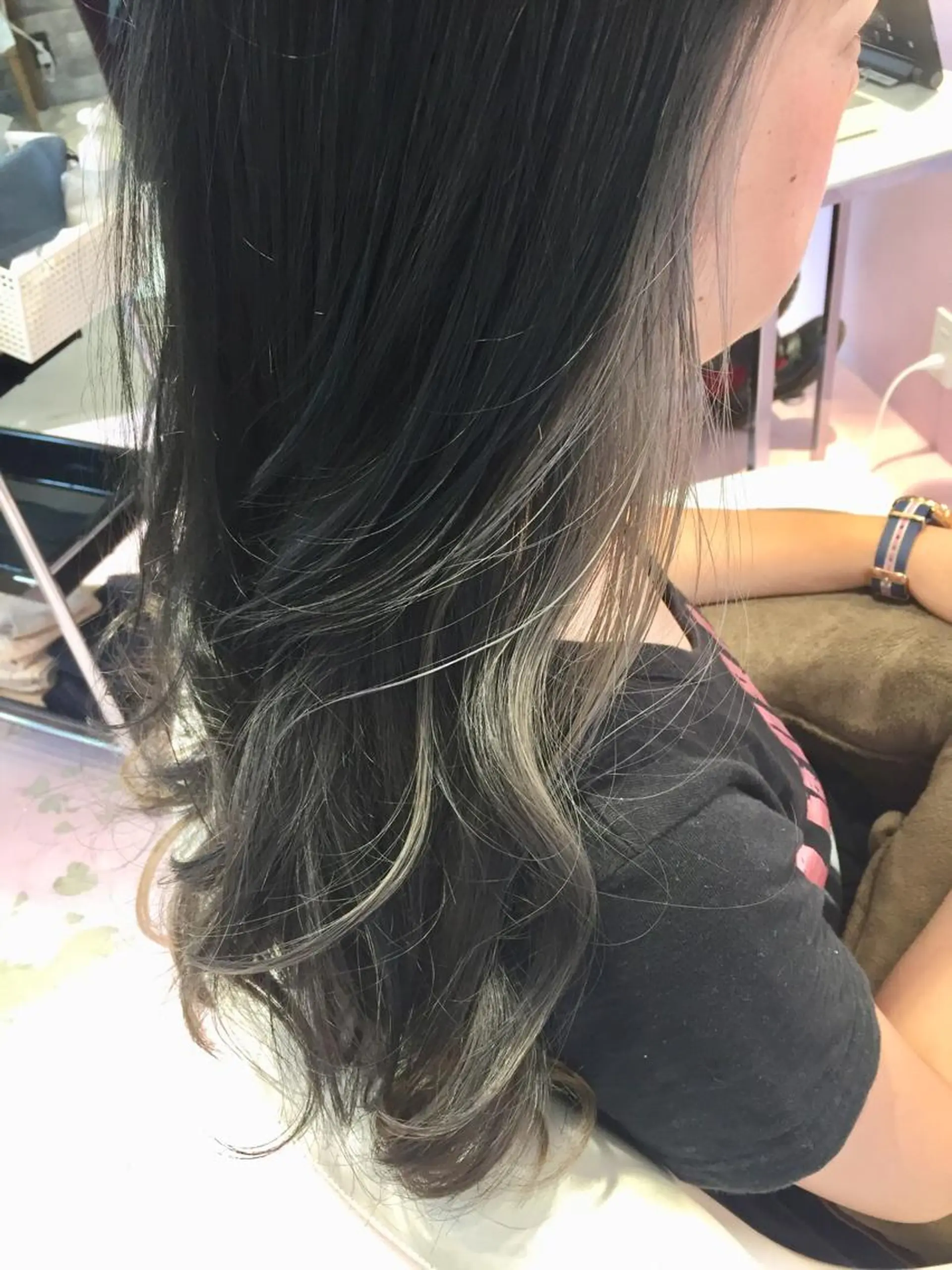 セミロング アッシュ 顔周りカット レイヤーカット カット ヘアカラー トリートメント 所渉/韓国レイヤー /ウルフカットのヘアスタイル