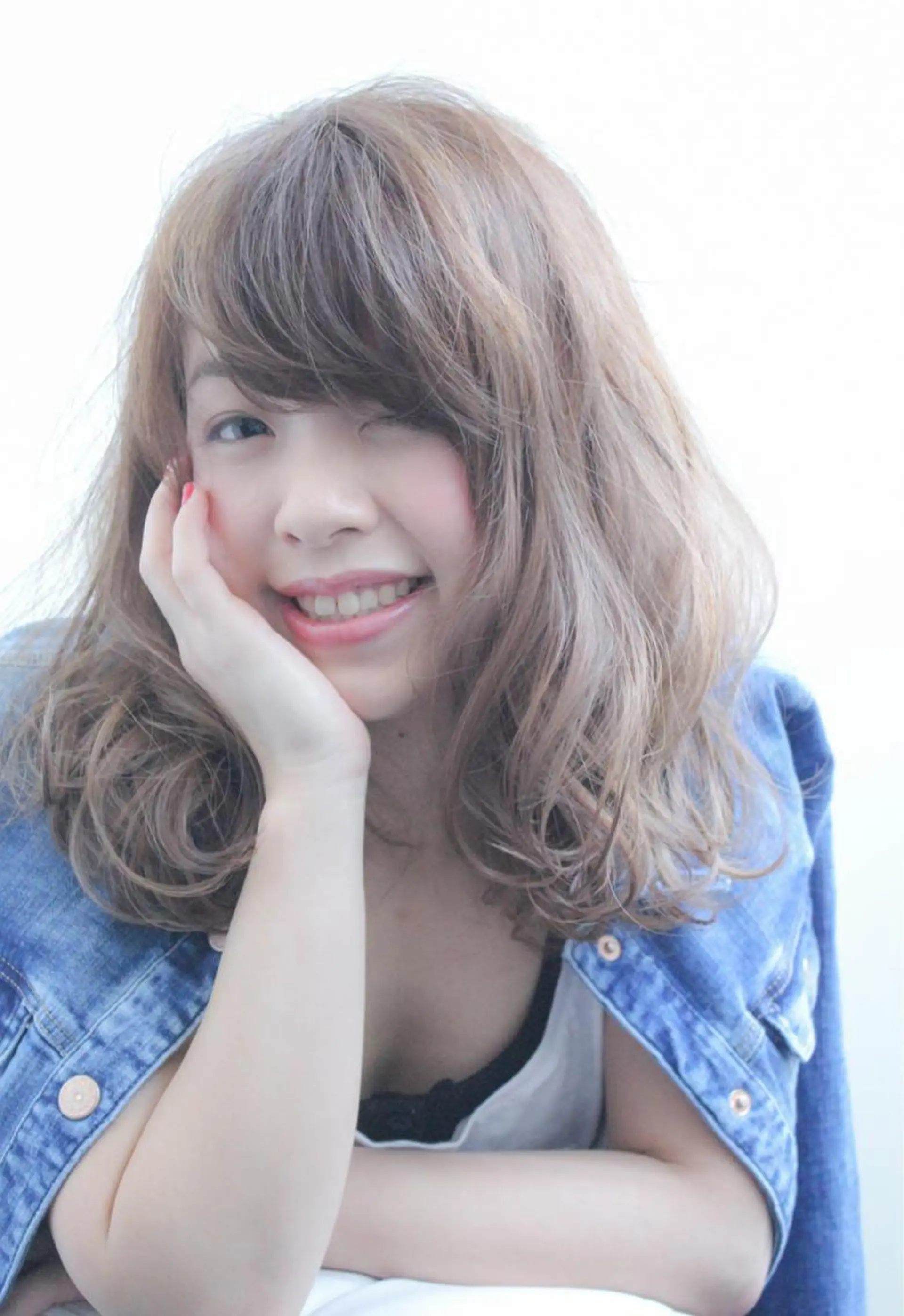 ミディアム カラー ブルーカラー ブルージュ Lien所属・西川 ヒロキのヘアスタイル