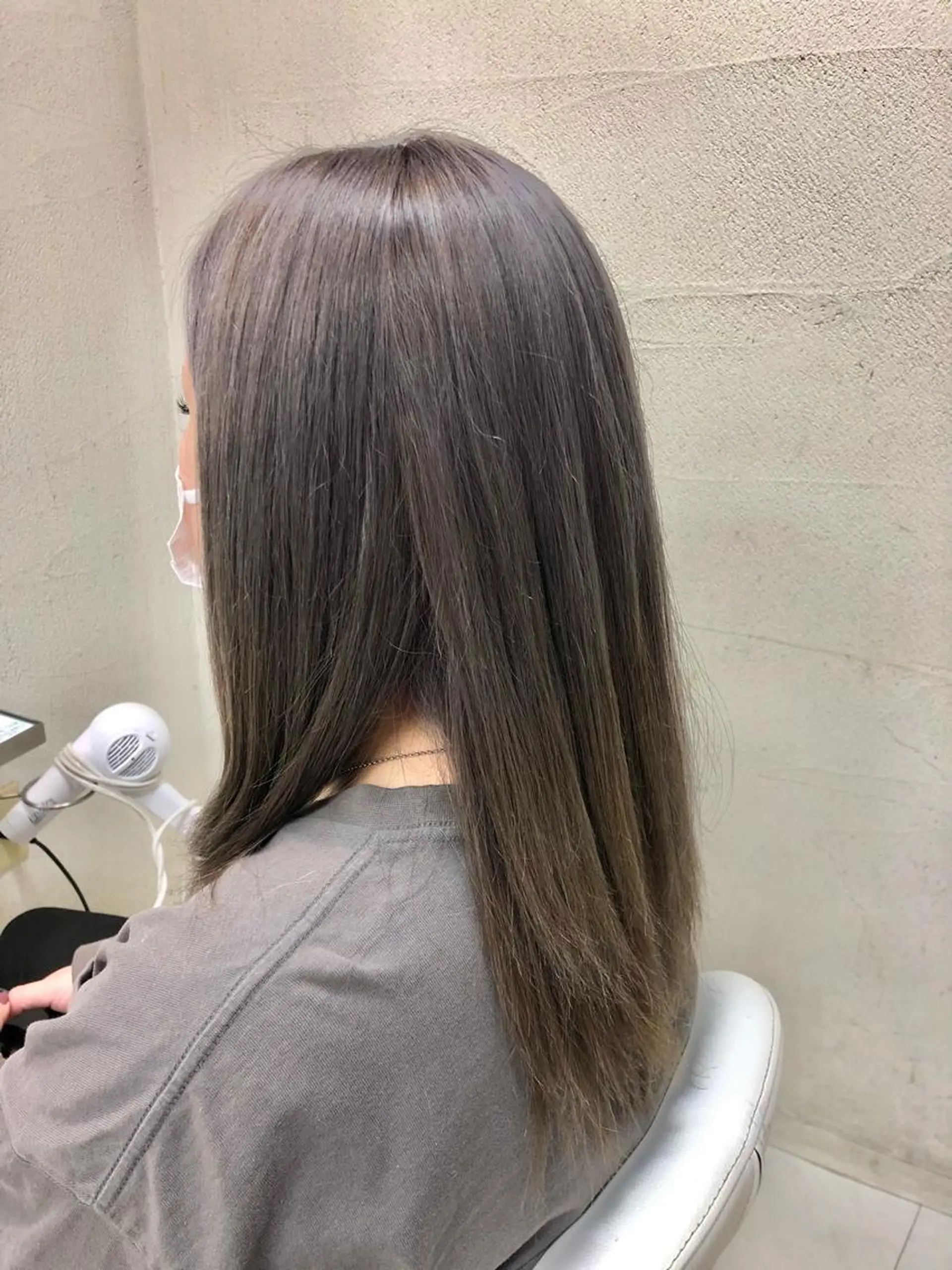 セミロング カラー ラベンダーカラー ヘアカラー 阿部 美咲のヘアスタイル