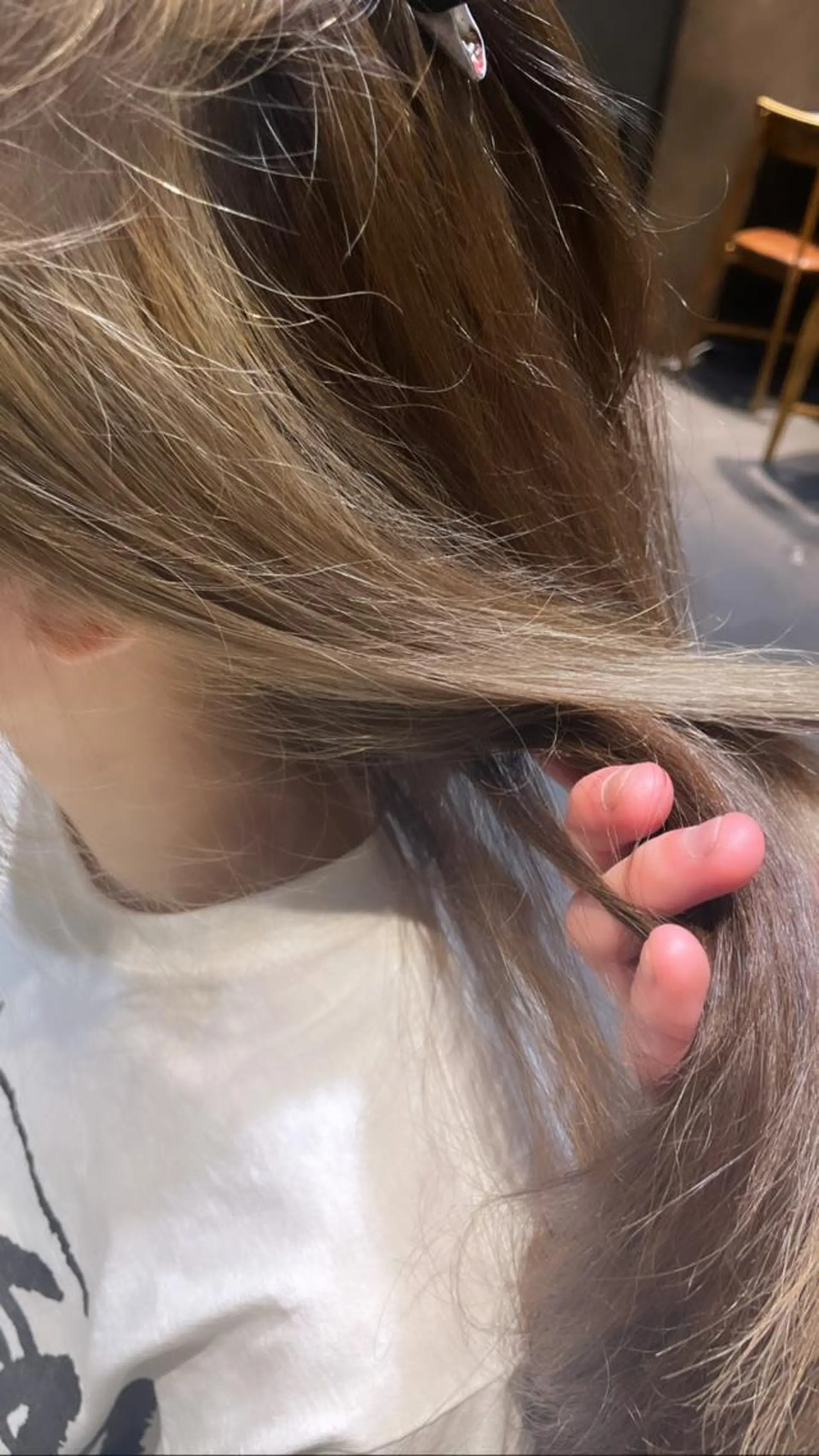 セミロング カラー ブリーチ＆縮毛矯正 🧸tomoki🧸のヘアスタイル