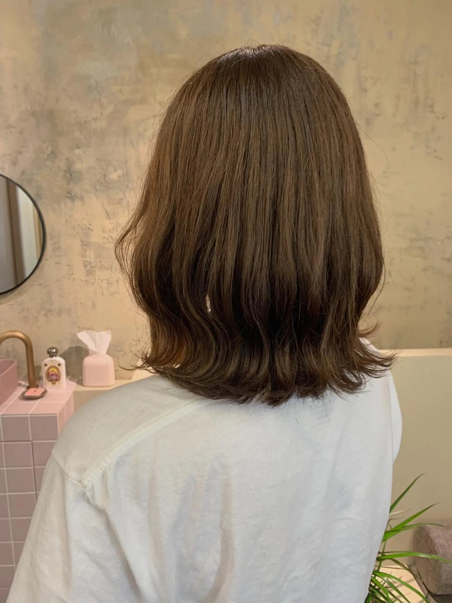 ミディアム ヘアカラー yupi🐈‍⬛ レイヤー/パーマのヘアスタイル