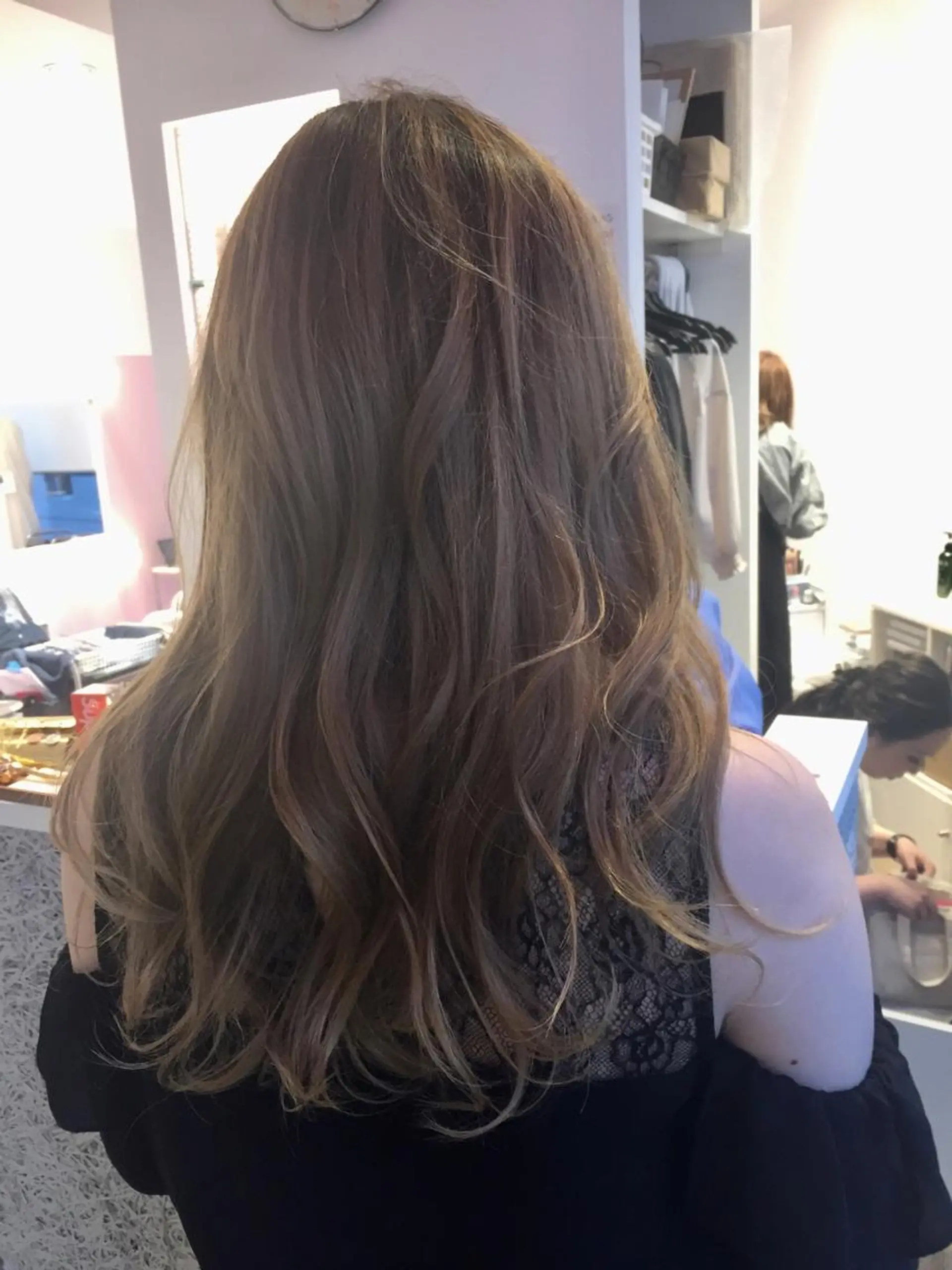 セミロング 所渉/韓国レイヤー /ウルフカットのヘアスタイル