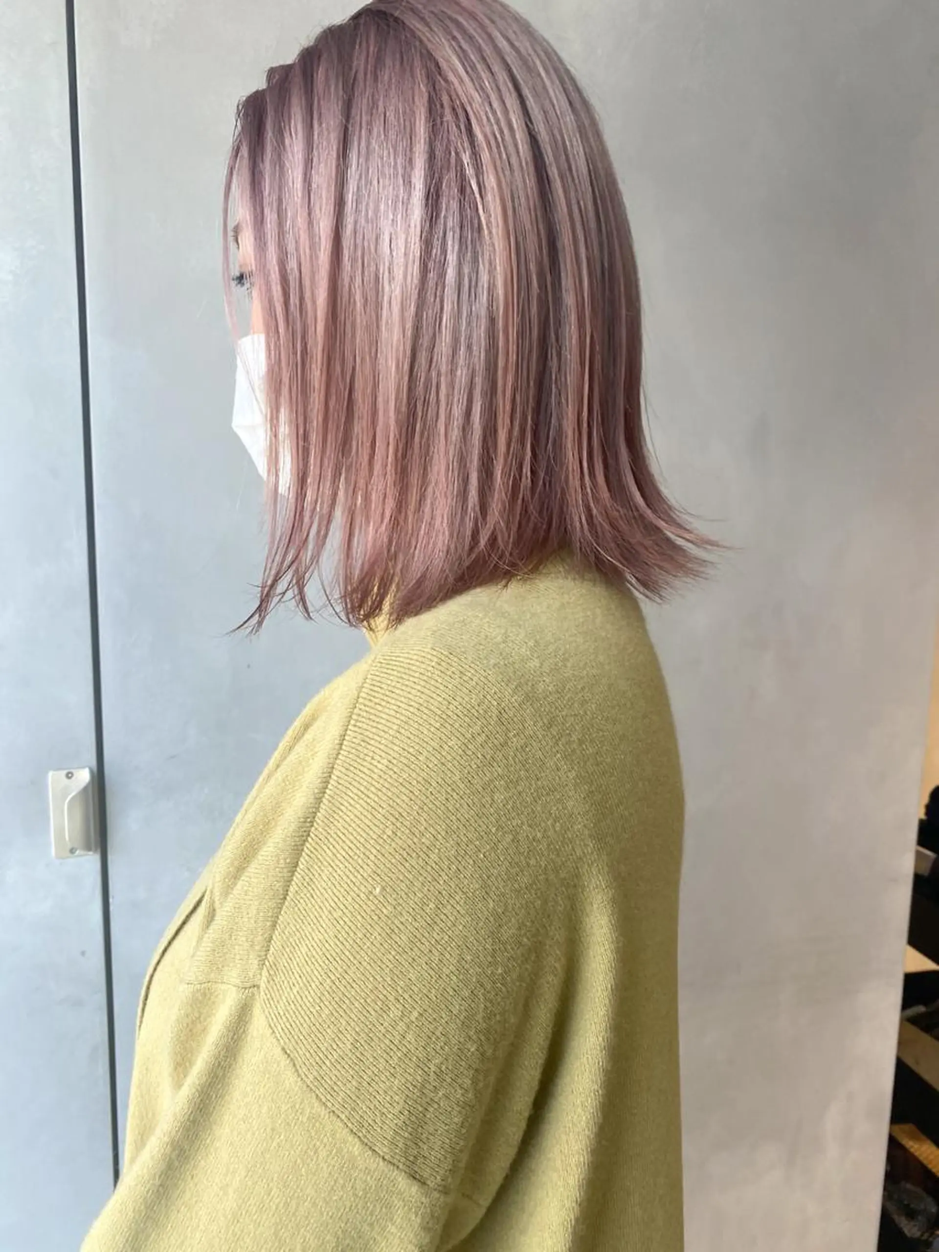 ミディアム カラー ヘアアレンジ アッシュ ピンクカラー カット ヘアカラー #ブリーチカラー Akihoのヘアスタイル