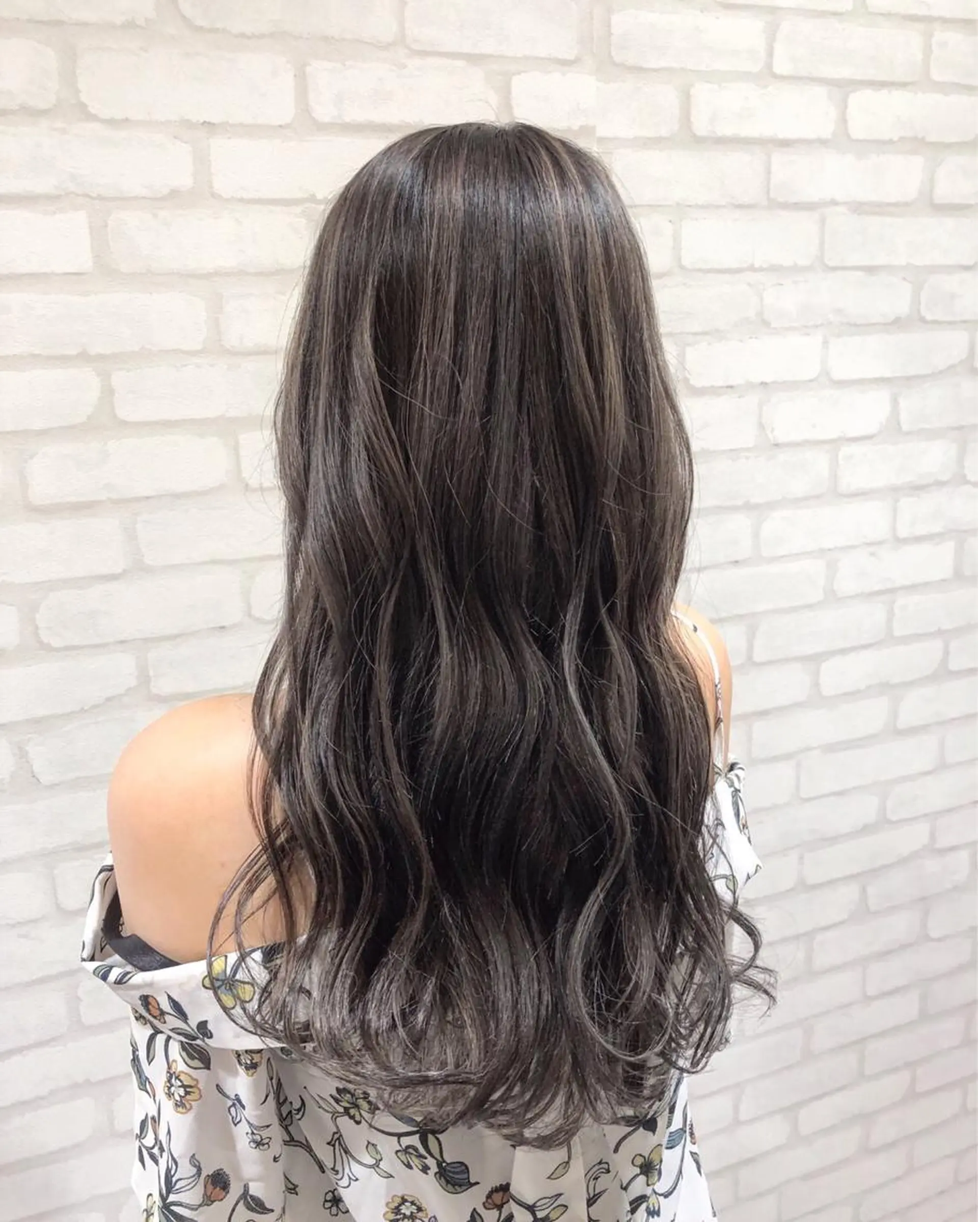 ロング カラー 白髪ぼかしモデル募集 今村理央奈のヘアスタイル