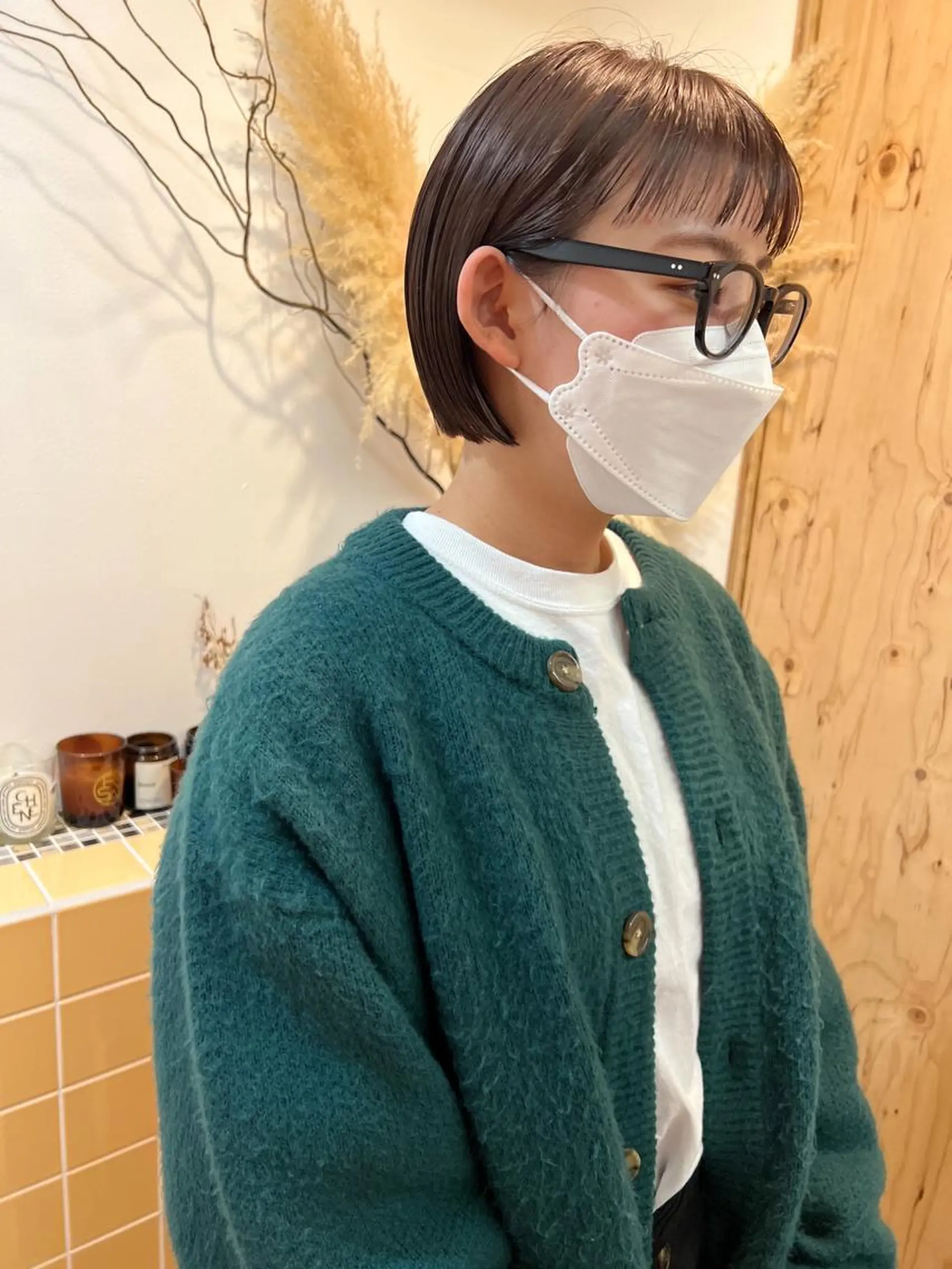 ショート カラー 顔周りレイヤー/韓国 ブリーチminamiのヘアスタイル