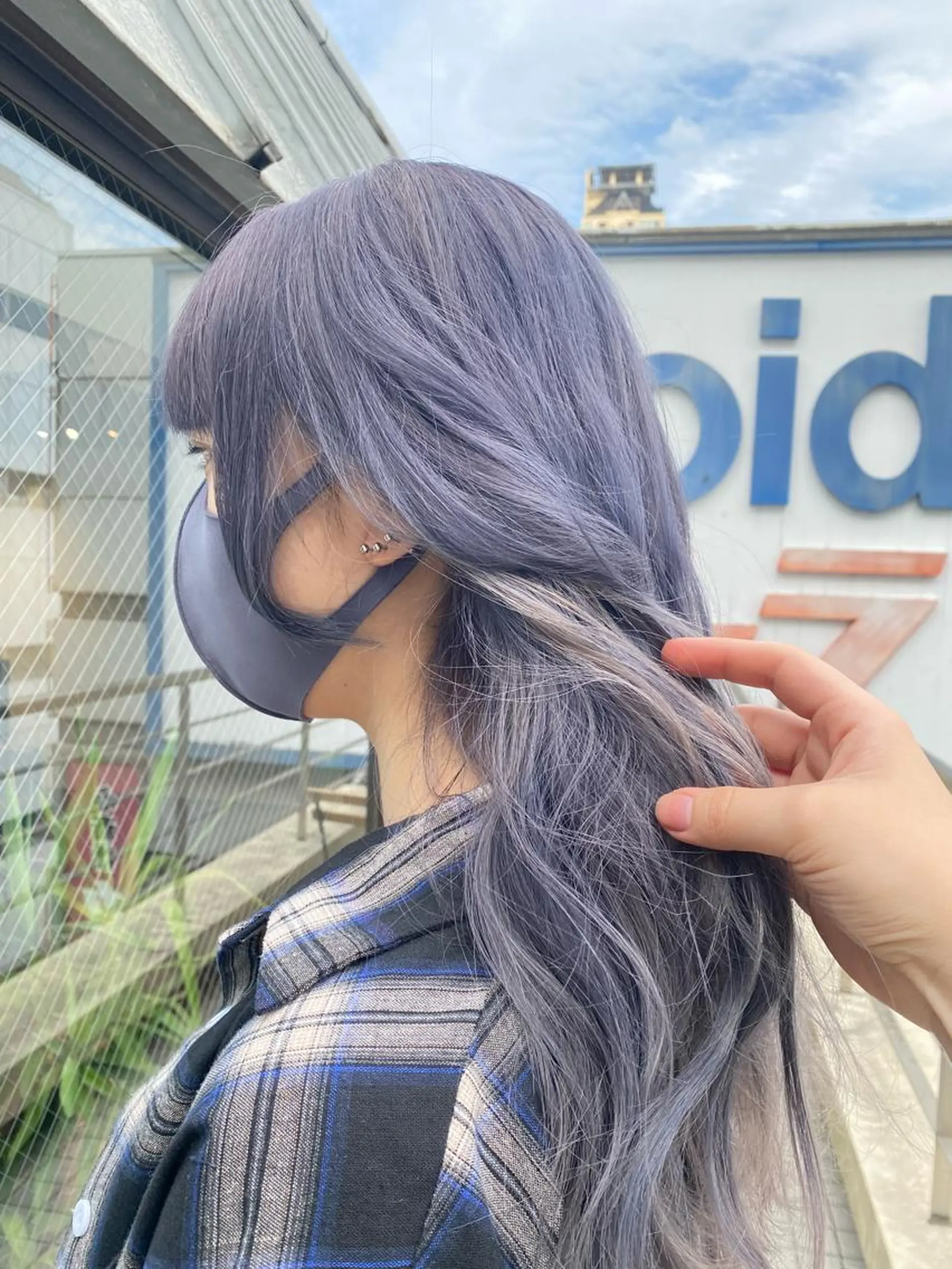 ロング カラー パーマ ヘアアレンジ ハイトーンカラー ラベンダーカラー シルバー 韓国ヘア×髪質 改善🇰🇷シオリのヘアスタイル