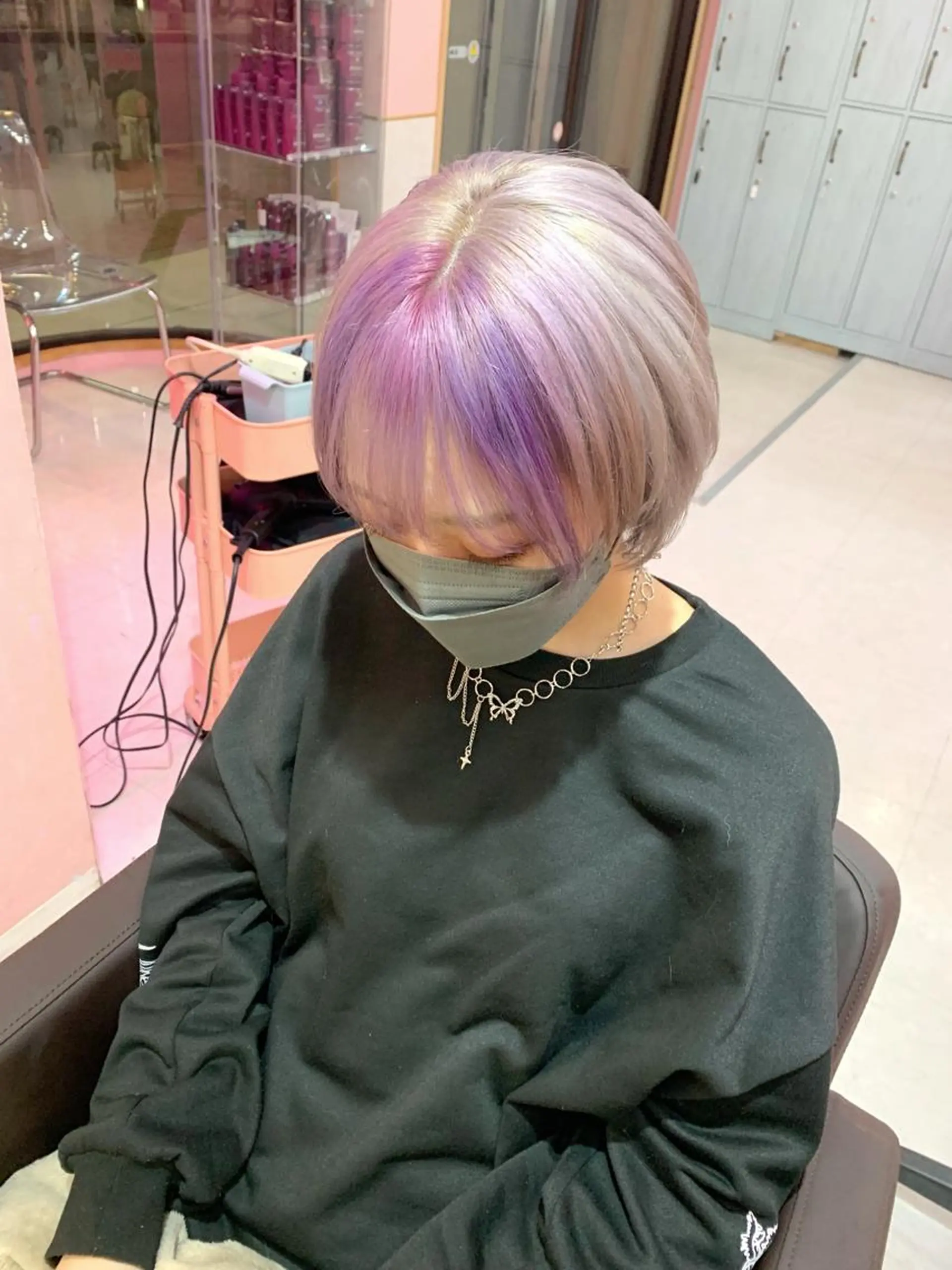 ショート アッシュ アッシュグレー アッシュグレージュ ミストバング ピンクブラウン ヘアカラー トリートメント ハイトーン髪質改善 🎀🐰堀川智史🎀のヘアスタイル