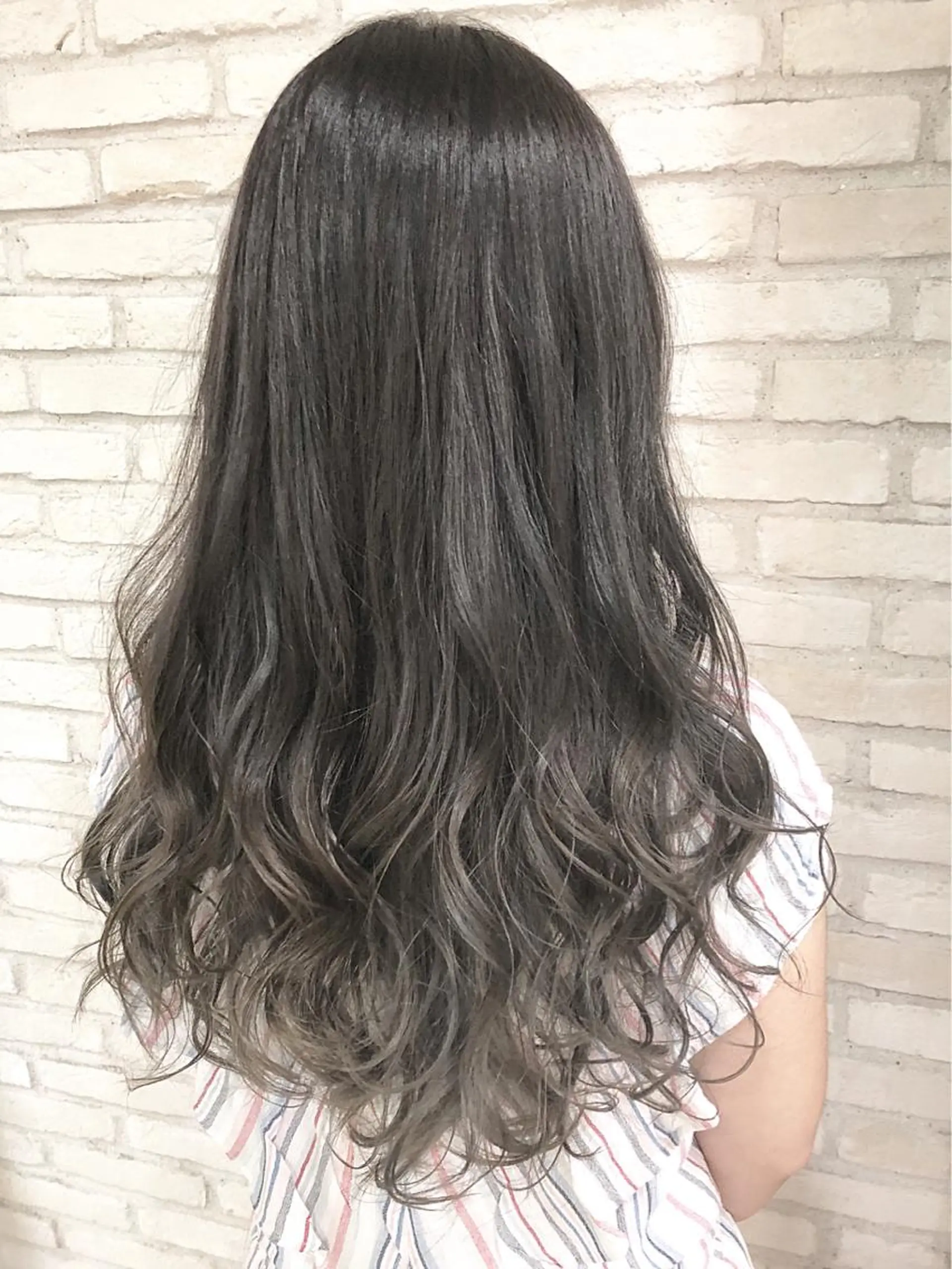 ロング カラー グラデーションカラー HAUS 片山みほのヘアスタイル