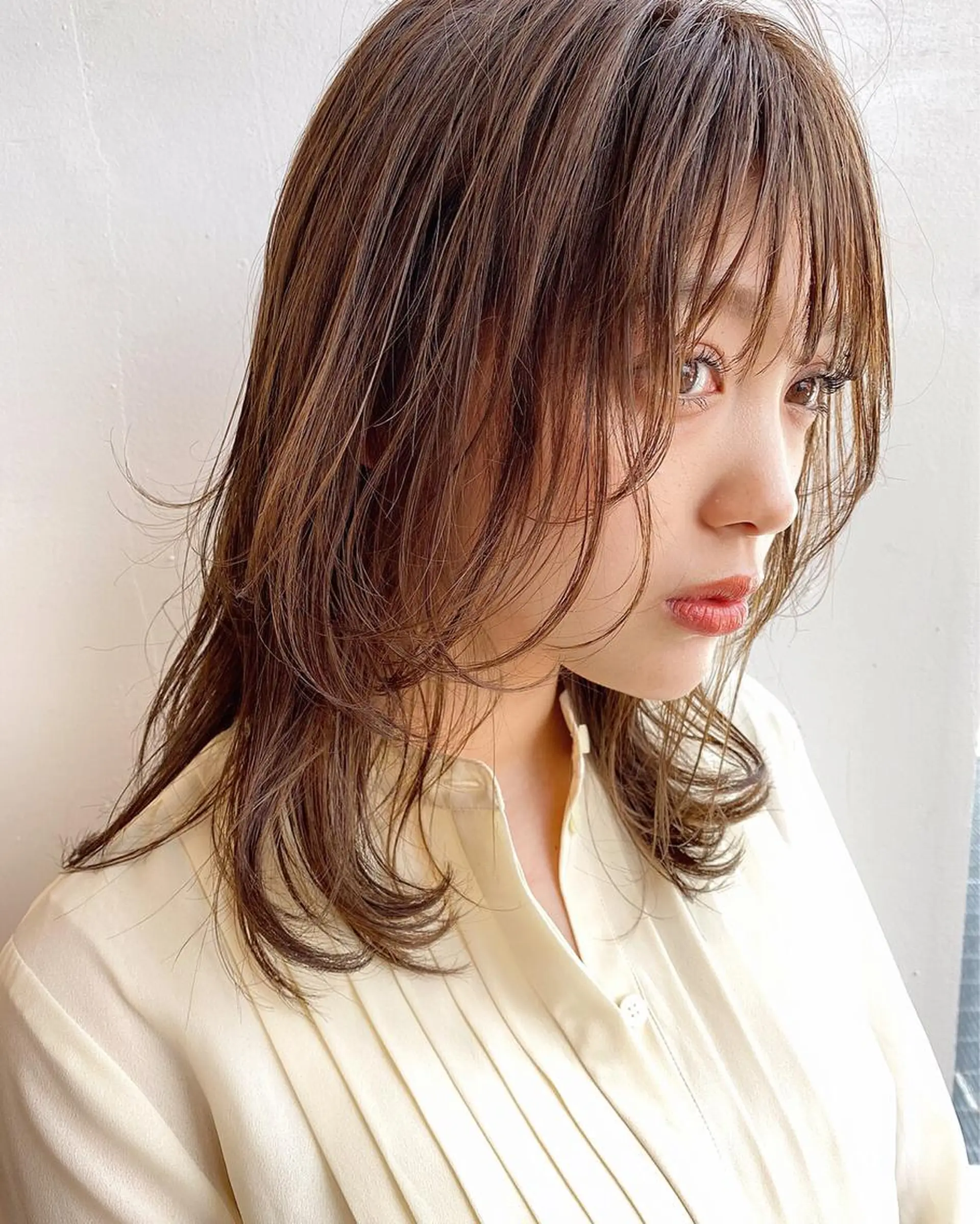 ミディアム くびれヘア くびれレイヤー レイヤーカット 鎌倉 彩のヘアスタイル