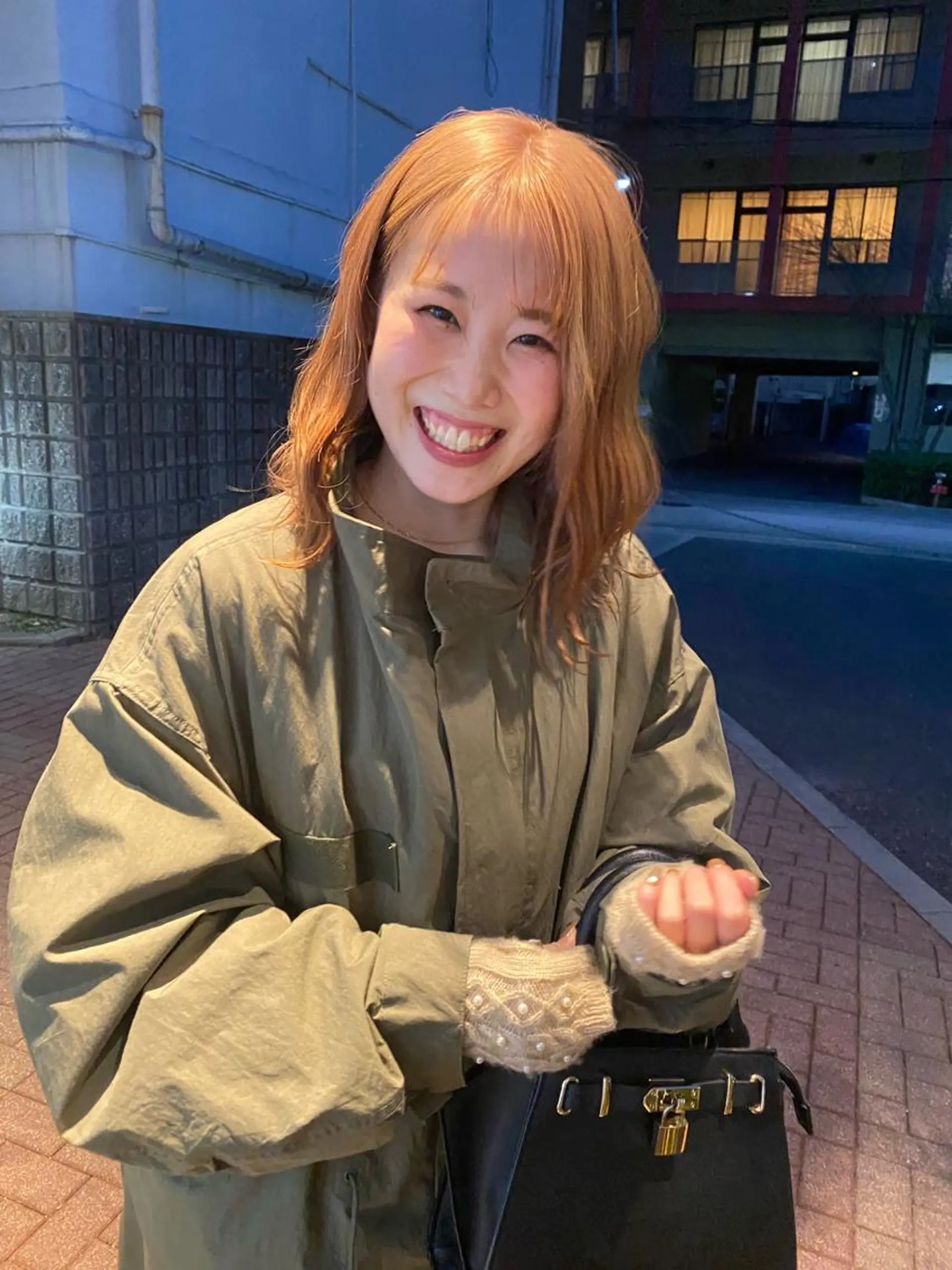 ミディアム カラー ヘアアレンジ ブリーチ ハイトーンカラー ヘアカラー トリートメント あおい 🍒暖色カラーのヘアスタイル