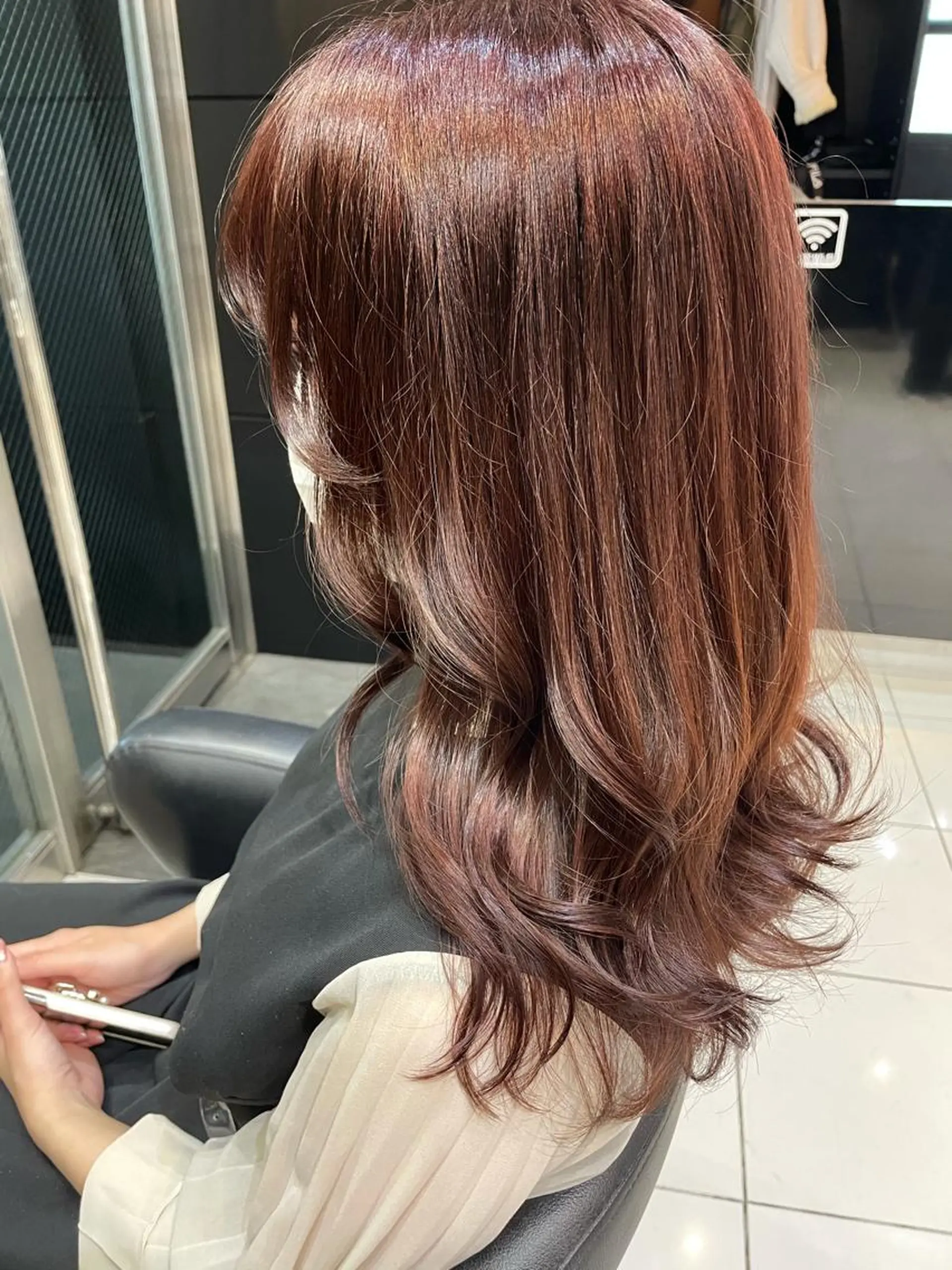 セミロング カラー ブリーチ ブリーチなしカラー ピンクカラー カット ヘアカラー 女性リピ90%🍨 🩷佐藤みずきのヘアスタイル