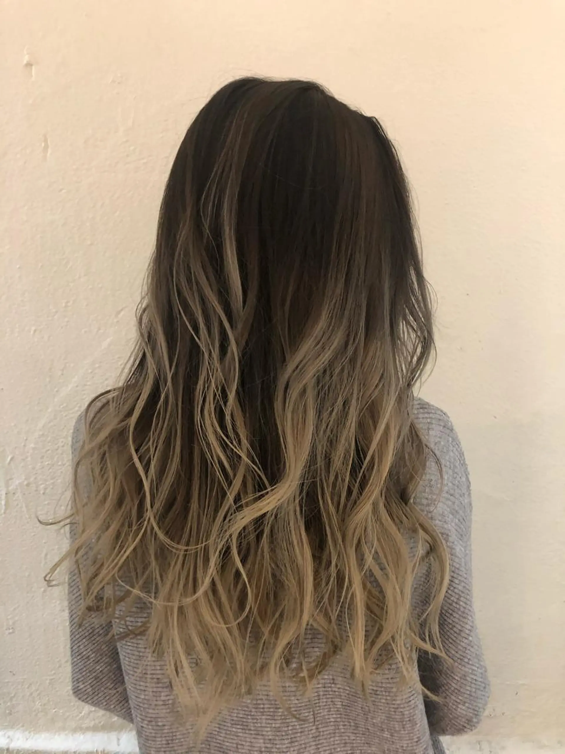 ミディアム VOICE　hair所属・レイヤーカット 川田くるみのヘアスタイル