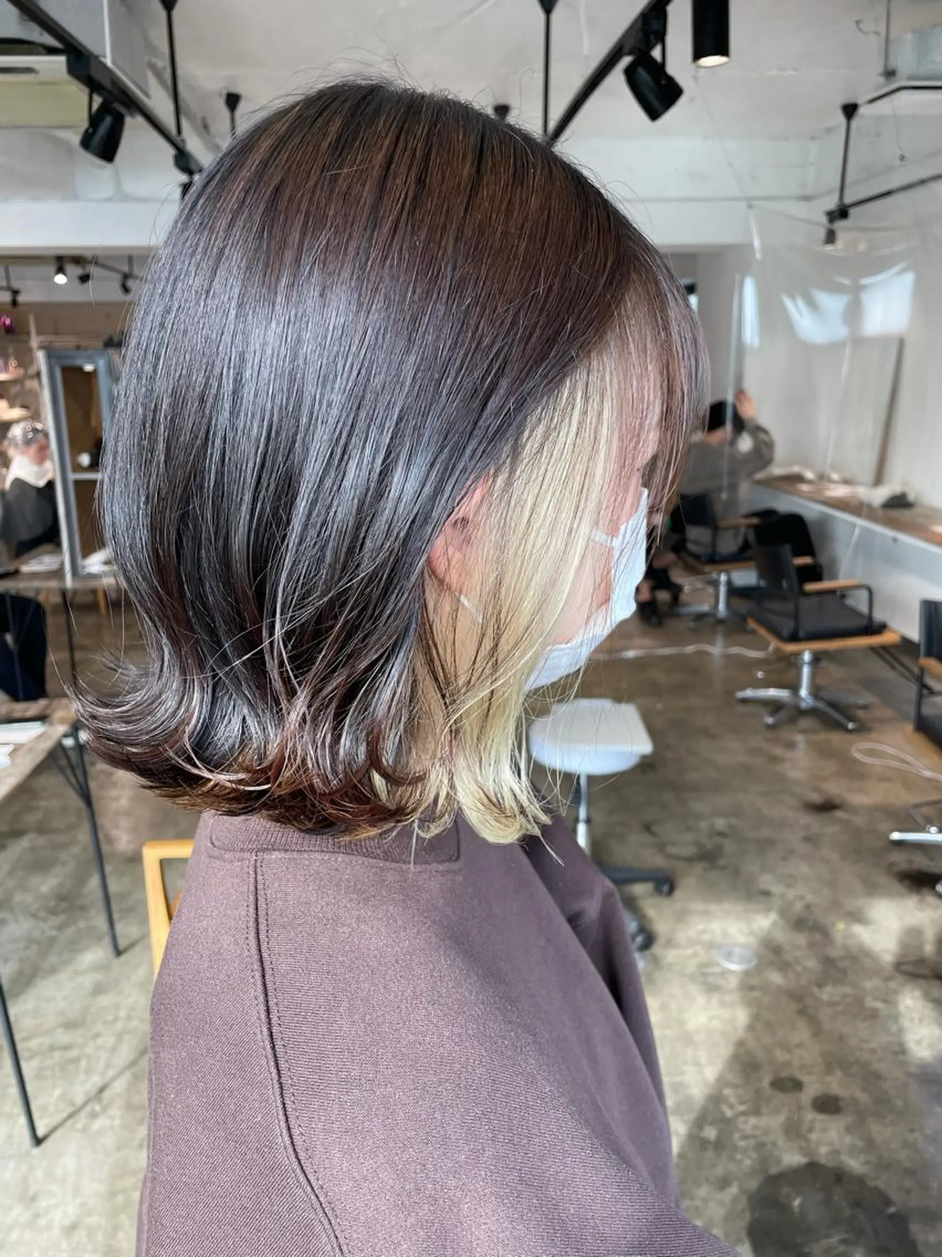 ショート カラー ブリーチ インナーカラー ヘアカラー トリートメント ハイトーン/レイヤー /ケアブリーチ石川治のヘアスタイル