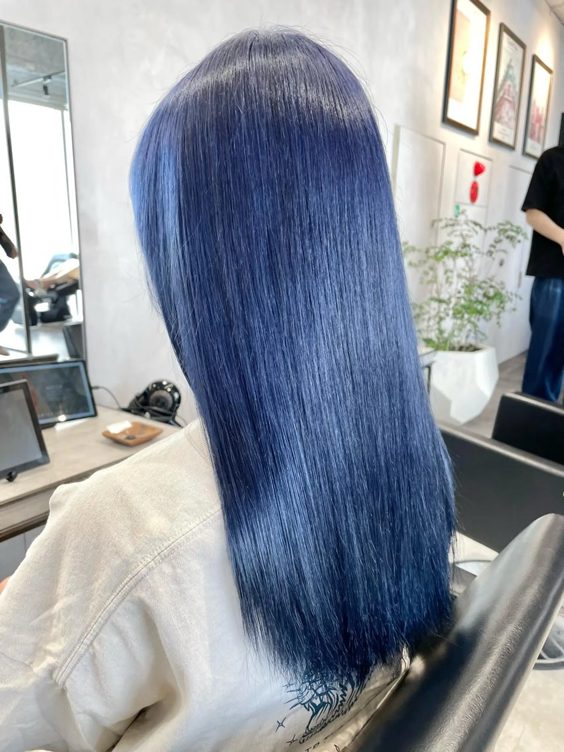 ロング カラー ブルーカラー ネイビーカラー カット ヘアカラー トリートメント ブロンド・ハイトーン ／遠藤将太のヘアスタイル