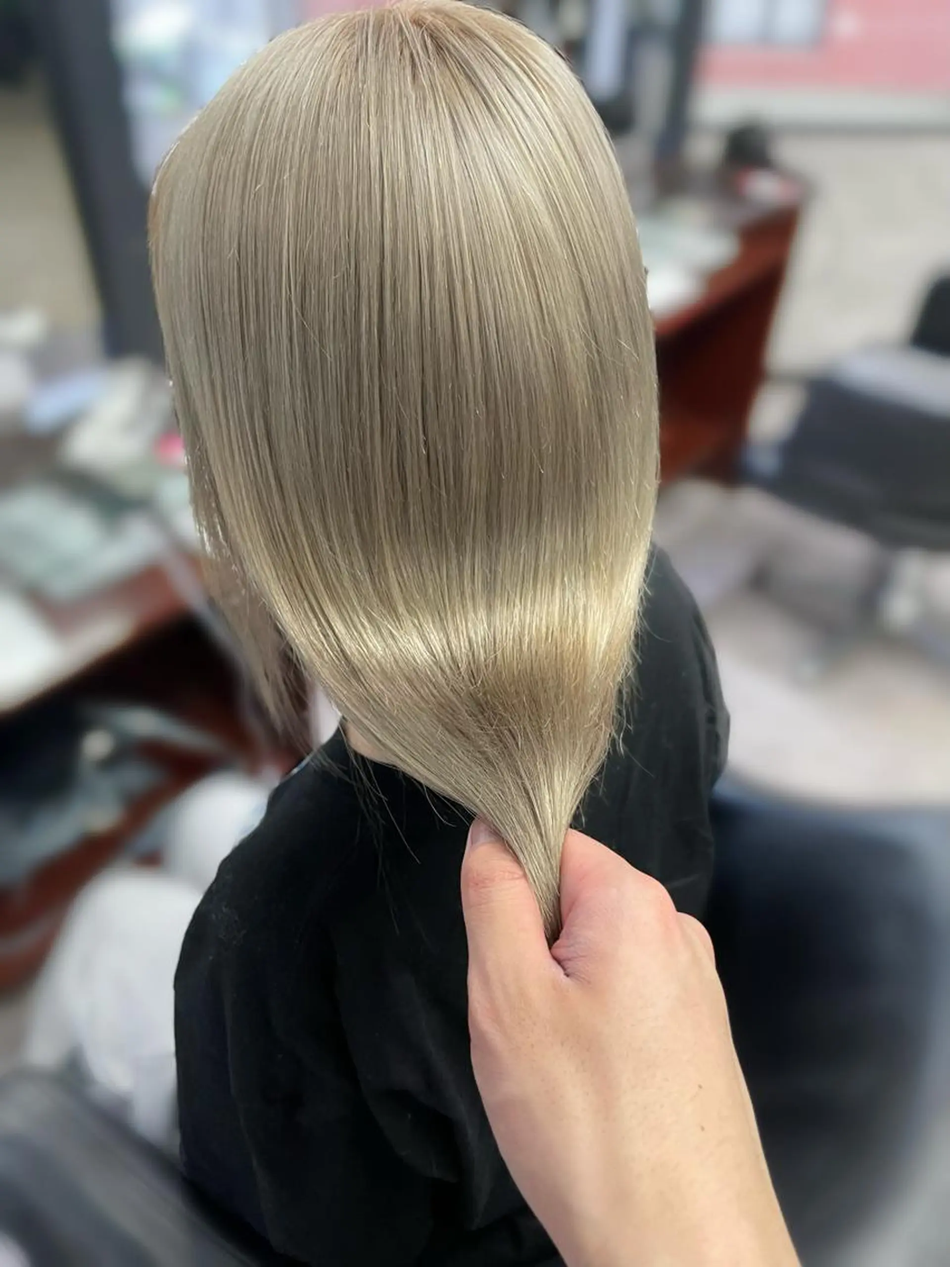 ミディアム シールエクステ エクステ 髪質改善 トリートメント ハイトーンエクステ 🎩カズキ🎩のヘアスタイル