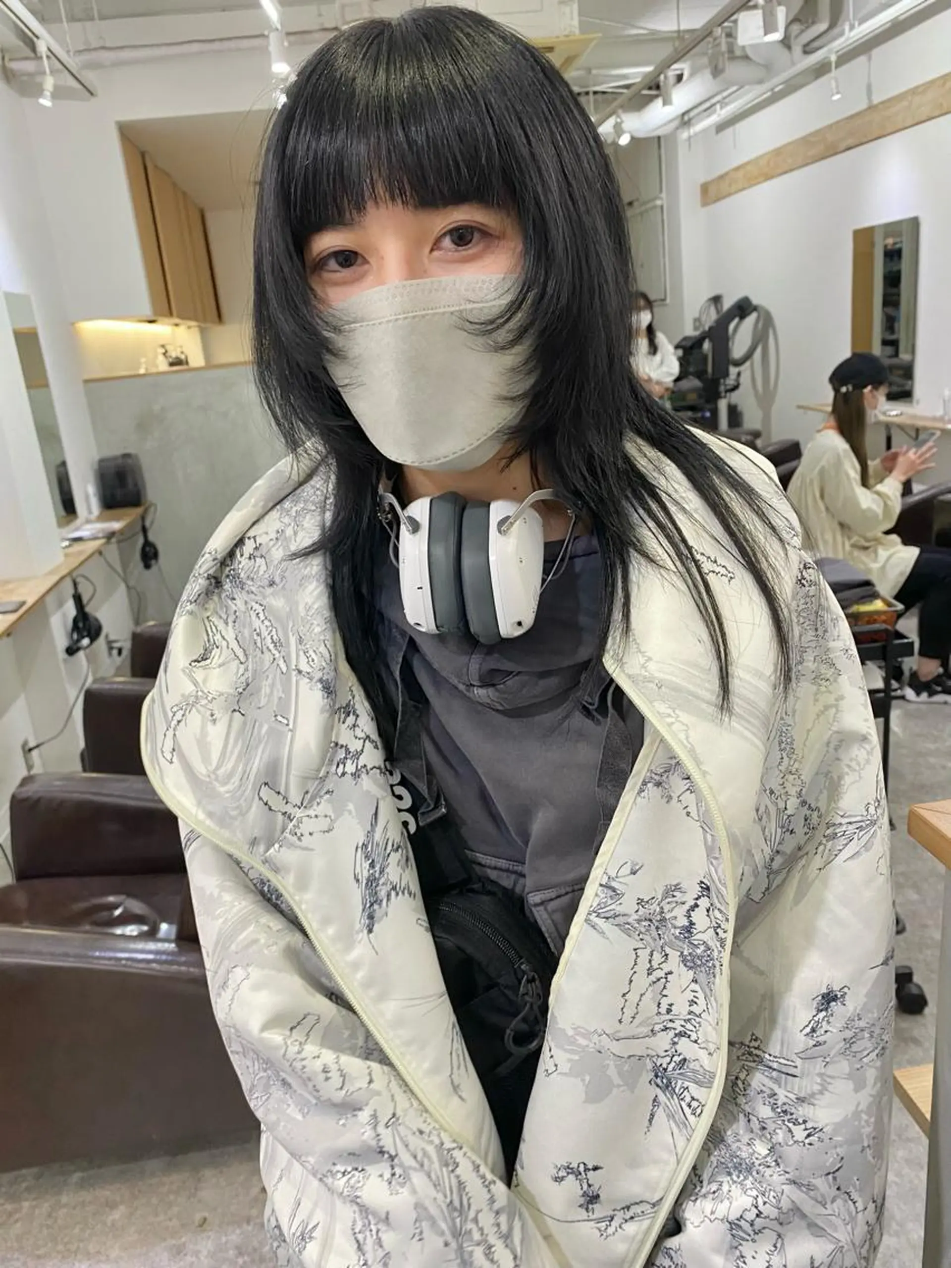 セミロング カラー レイヤーカット ウルフカット カット ヘアカラー 森貴裕/ベージュ/ パーマ/オリーブのヘアスタイル