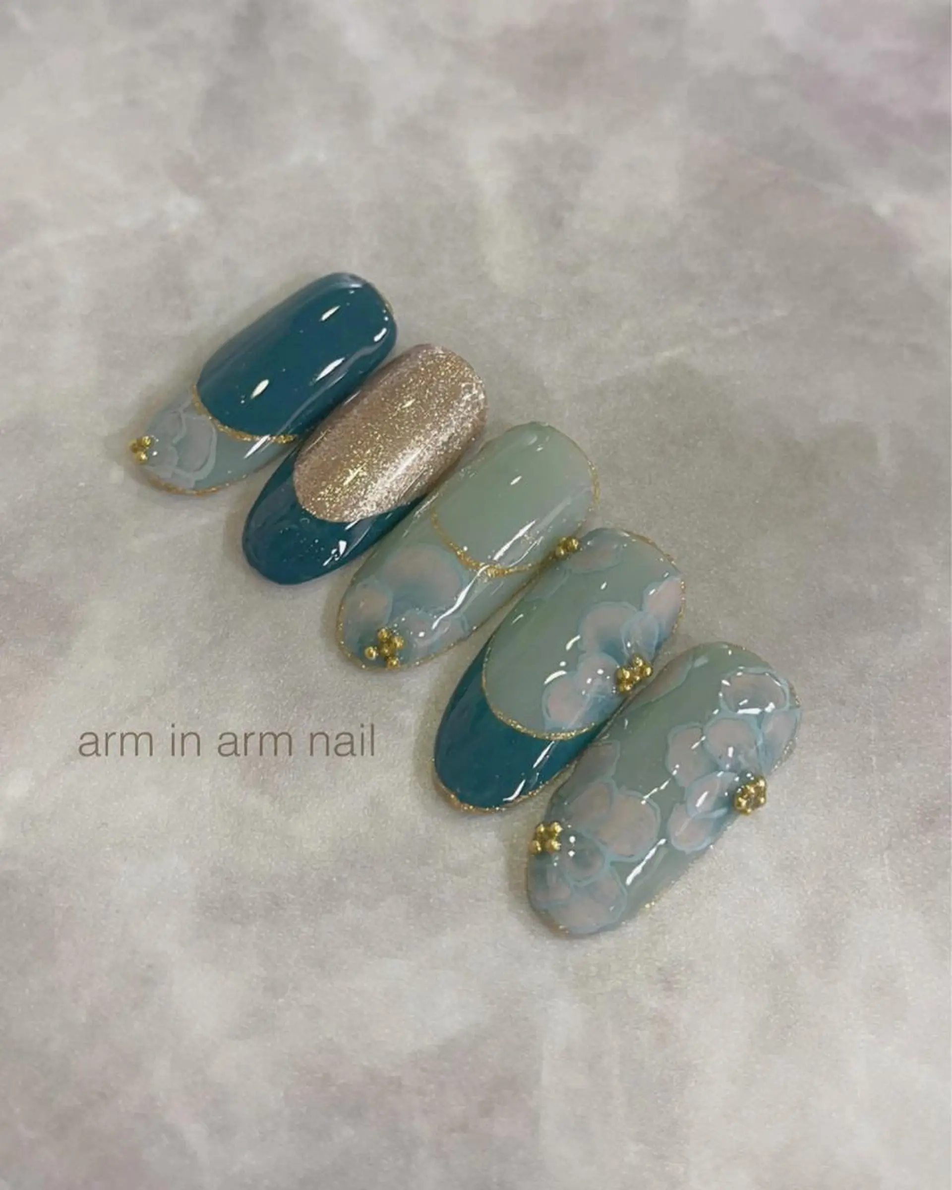 ネイル arm in arm ︎✿Yamamotoのマツエク・マツパデザイン