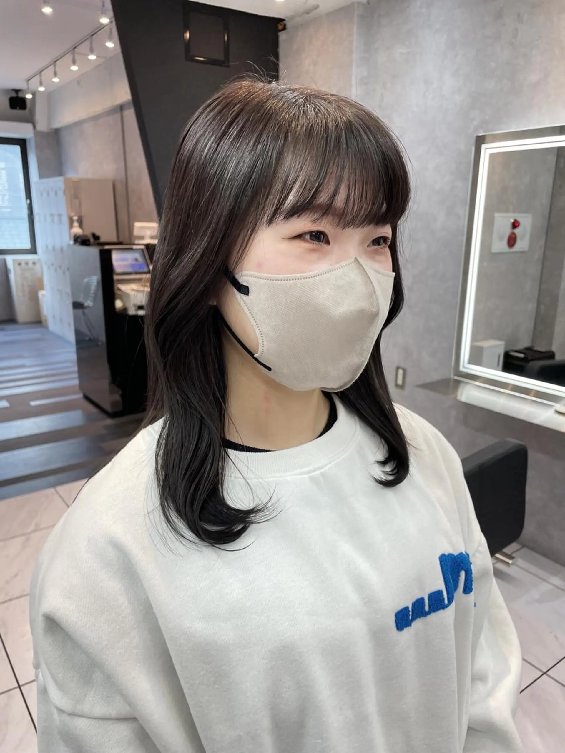 セミロング カラー ヘアアレンジ グレージュ _WHITE 天神店 YUMEKA🐻のヘアスタイル