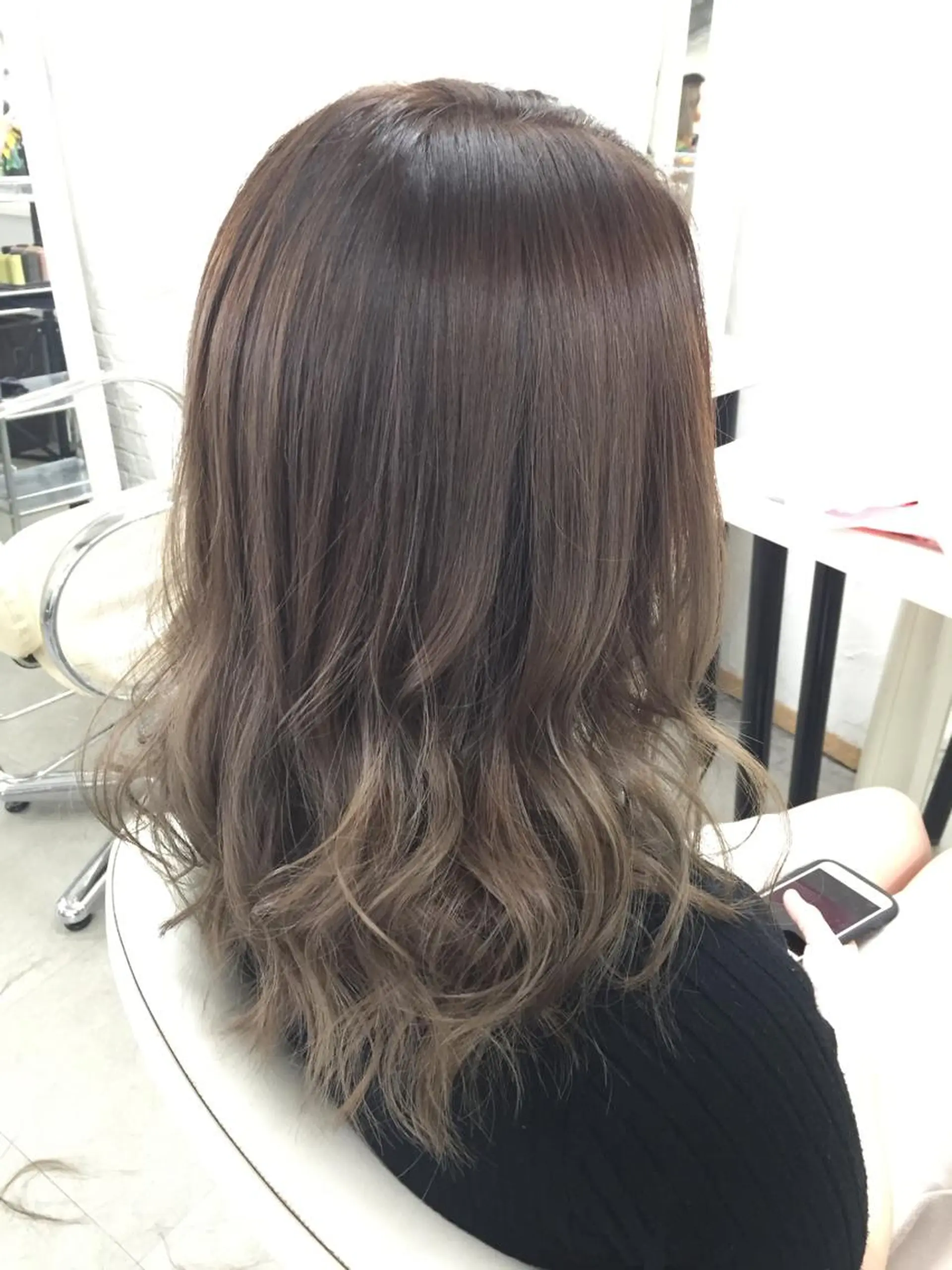 ロング カラー ヘアアレンジ グラデーションカラー グレージュ 外国人風カラー 枝毛カット＆髪質改善 満足NO.1岡しゃんのヘアスタイル