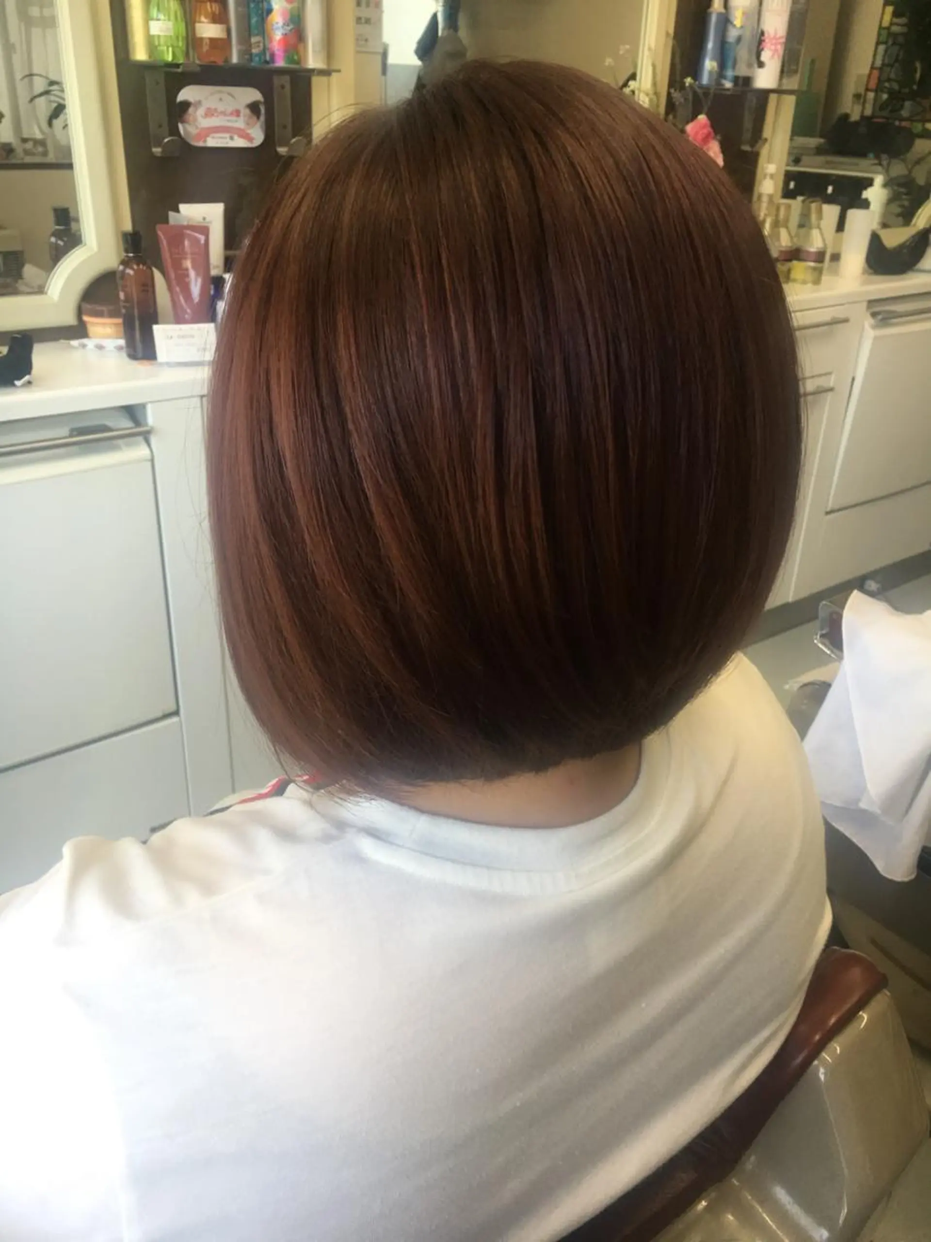 ショート カラー 前下がりボブ ピンクカラー ボブ カット ヘアカラー トリートメント ストウ ナナエのヘアスタイル