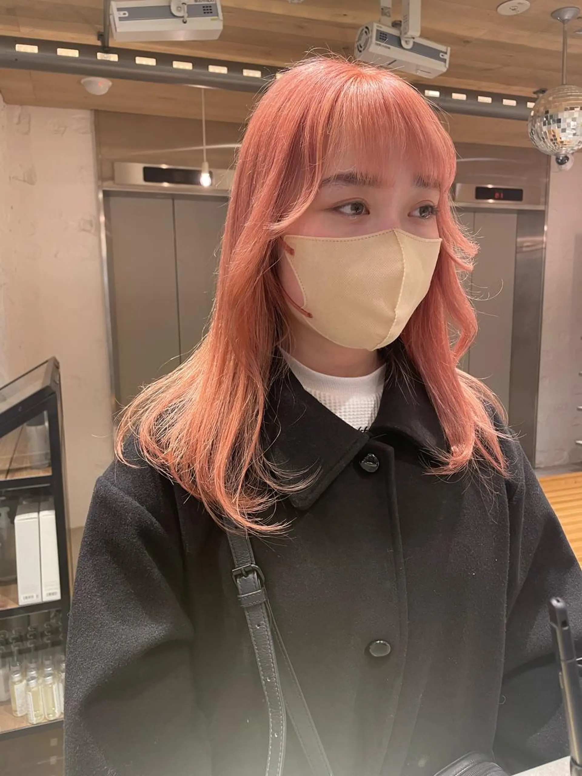 セミロング カラー LUNTY NAMBA所属・艶ハイトーン👑♡ NATSUKIのヘアスタイル