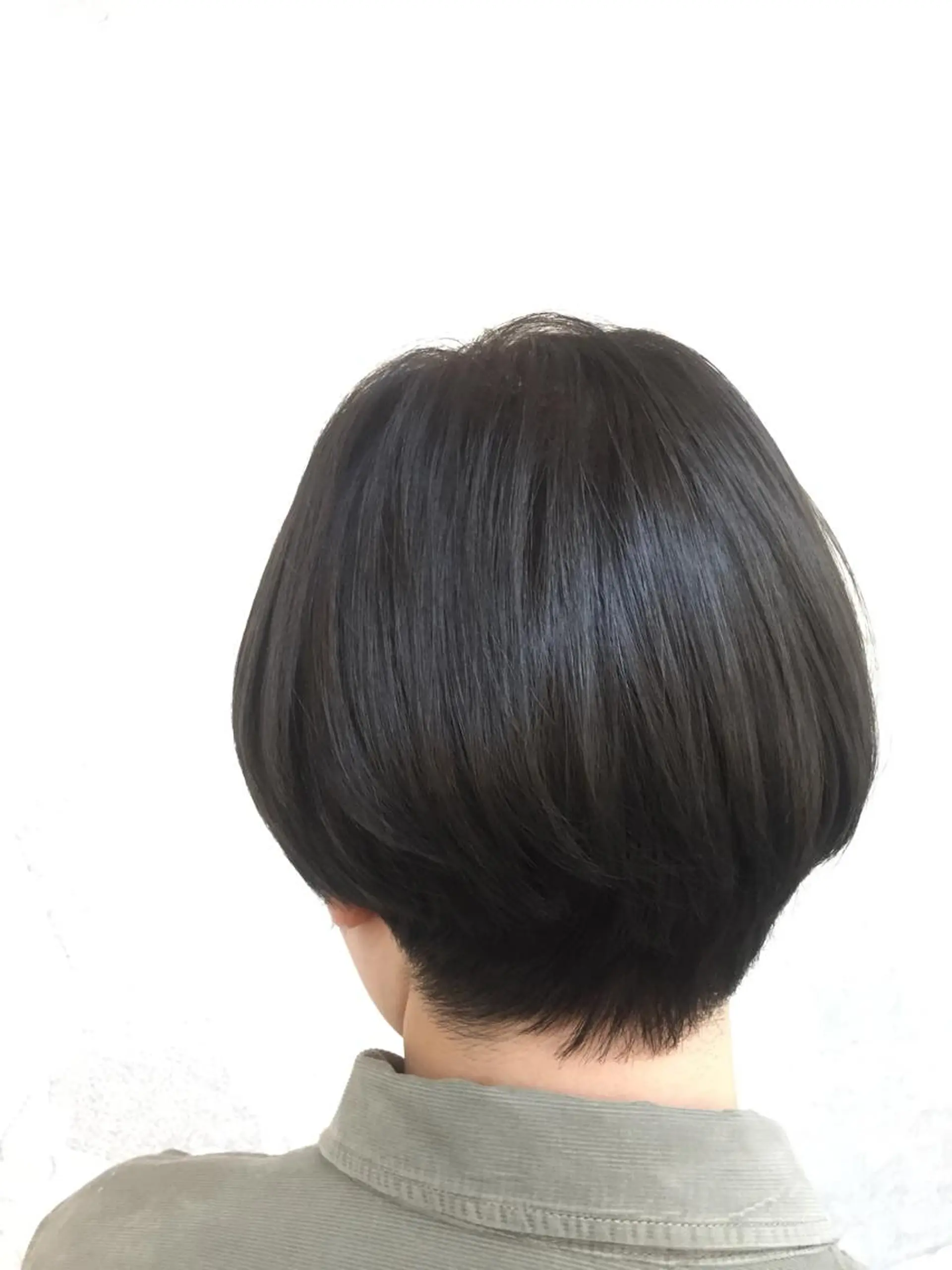 ショート アルファ シェリのヘアスタイル
