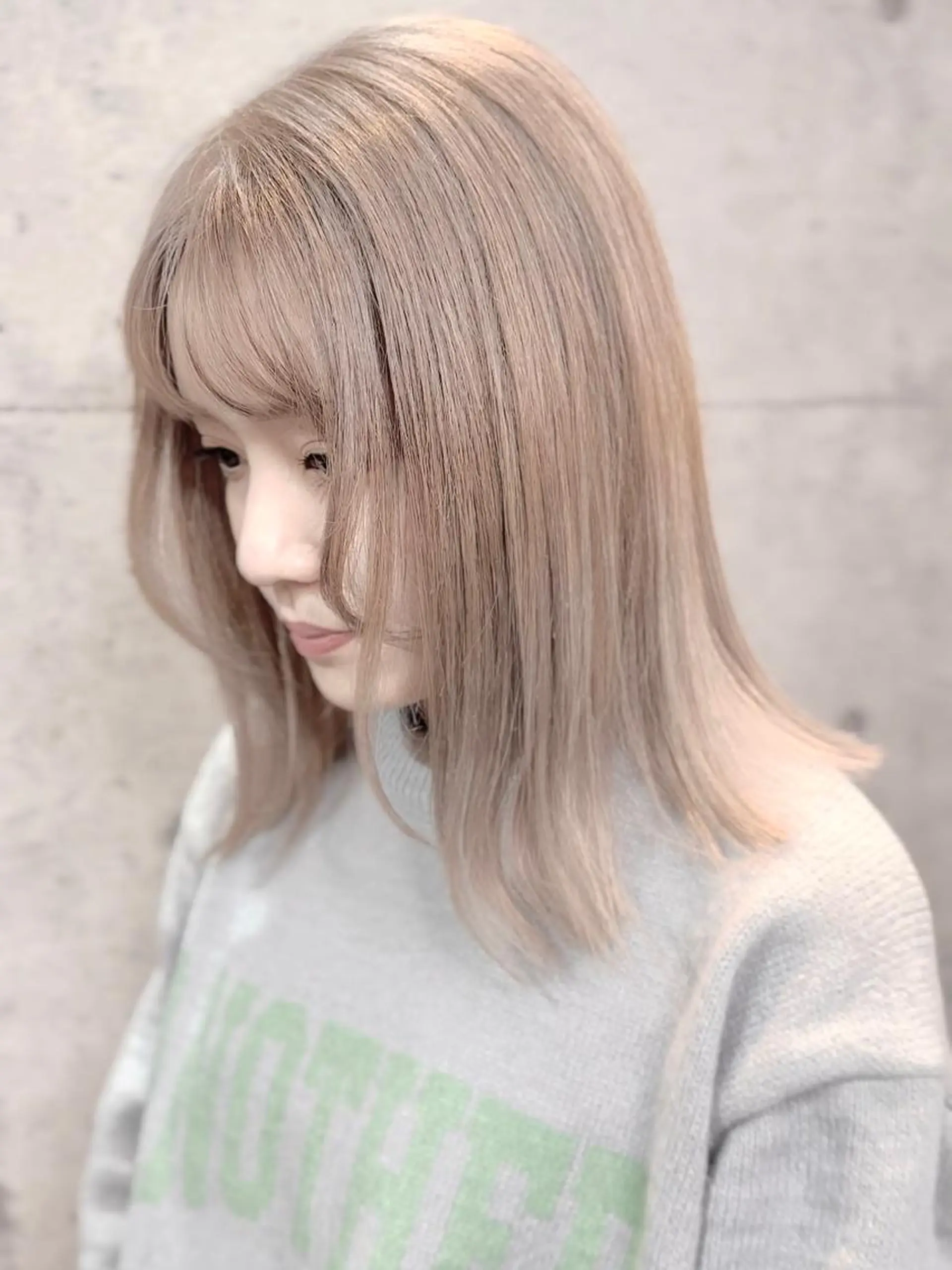 ミディアム 🔷ブリーチバレイヤ ージュ🔷飯野達也のヘアスタイル