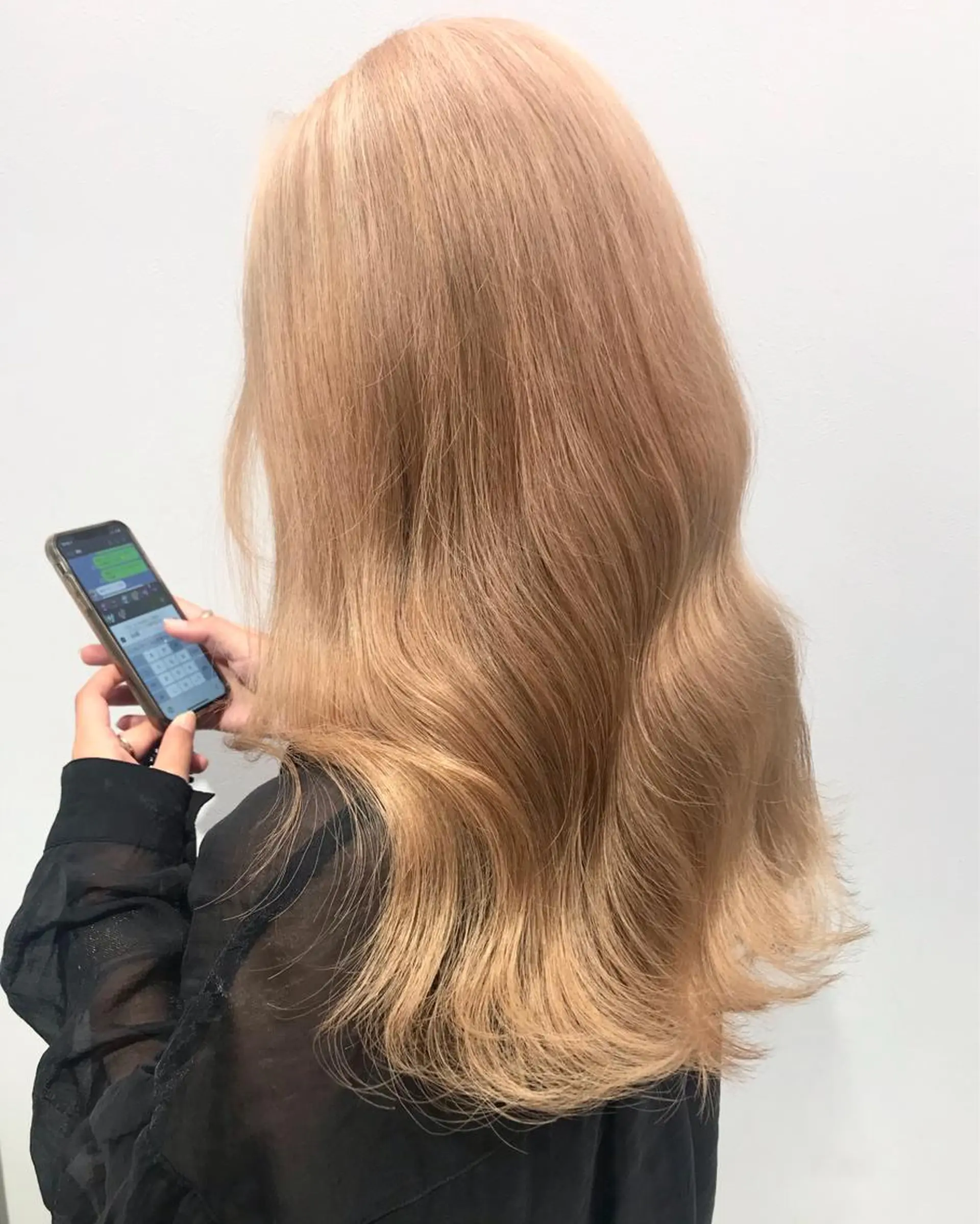 ロング カラー ベージュカラー ホワイトベージュ 🩵ハイトーン 美咲🩵のヘアスタイル