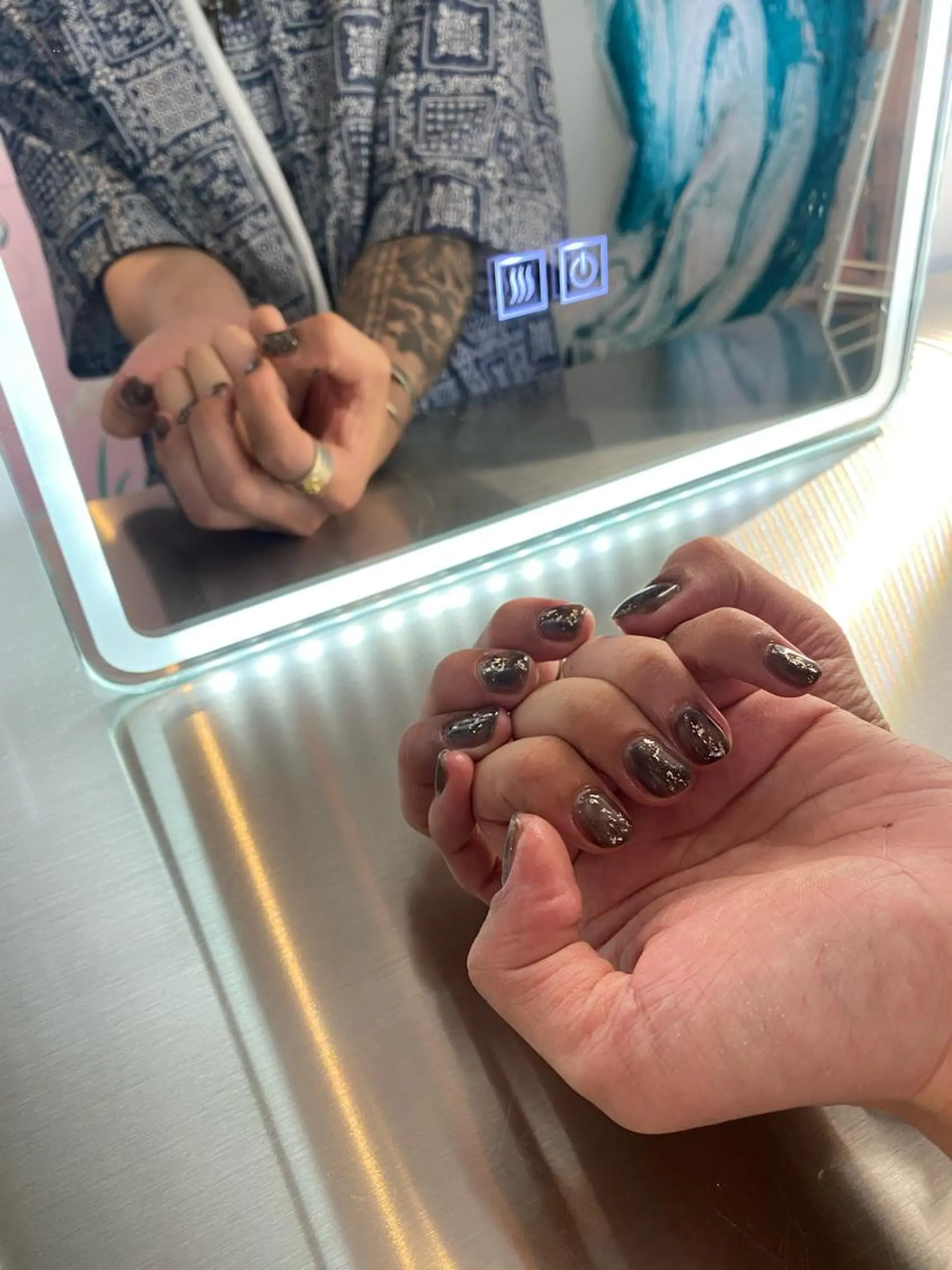 ネイル ♱˖⁺ 𝒎𝒐𝒑𝒊 ⁺のネイルデザイン