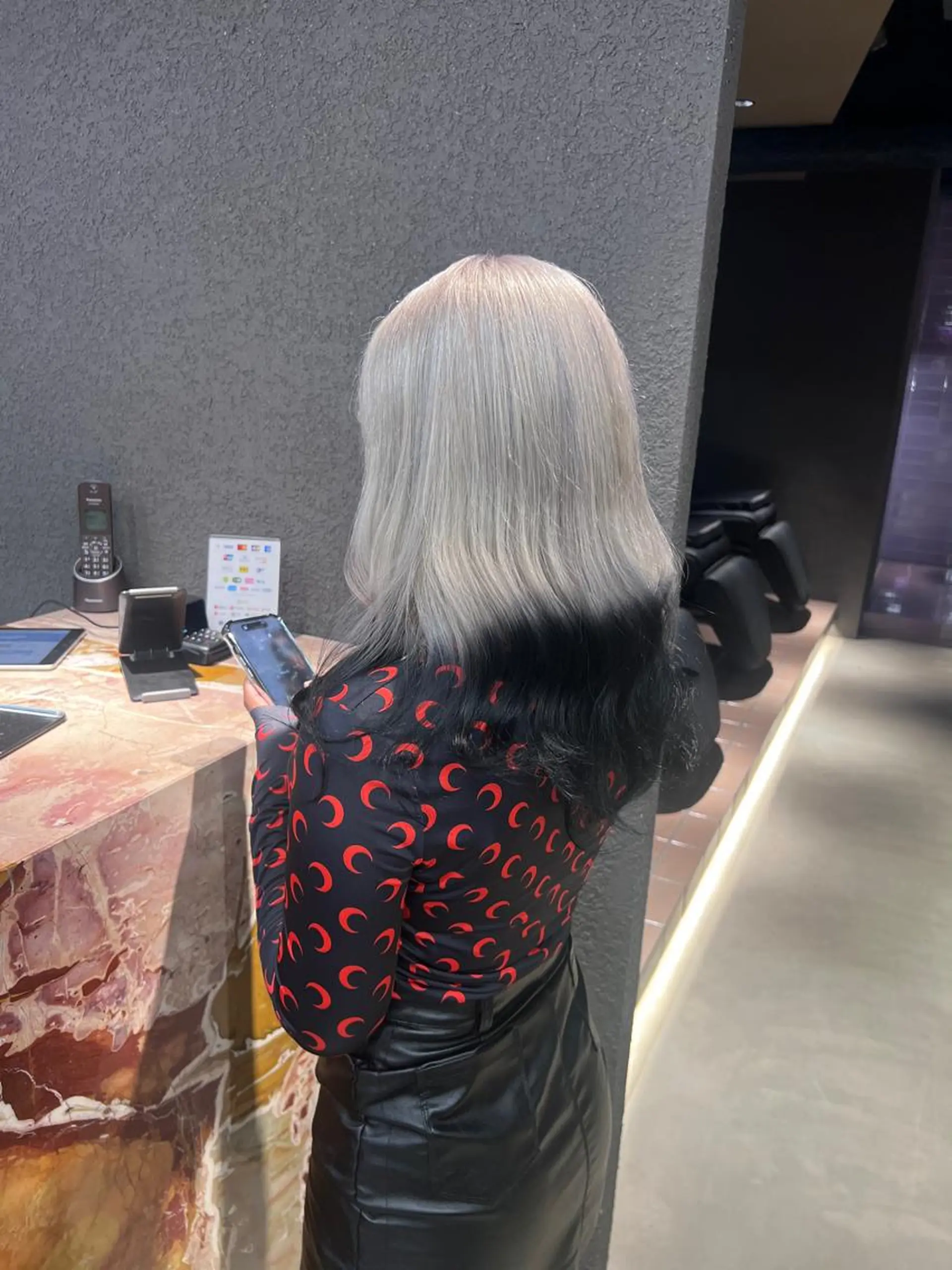 セミロング カラー シルバー ホワイトシルバー 紬/enne/ブリー チ/ハイトーンのヘアスタイル