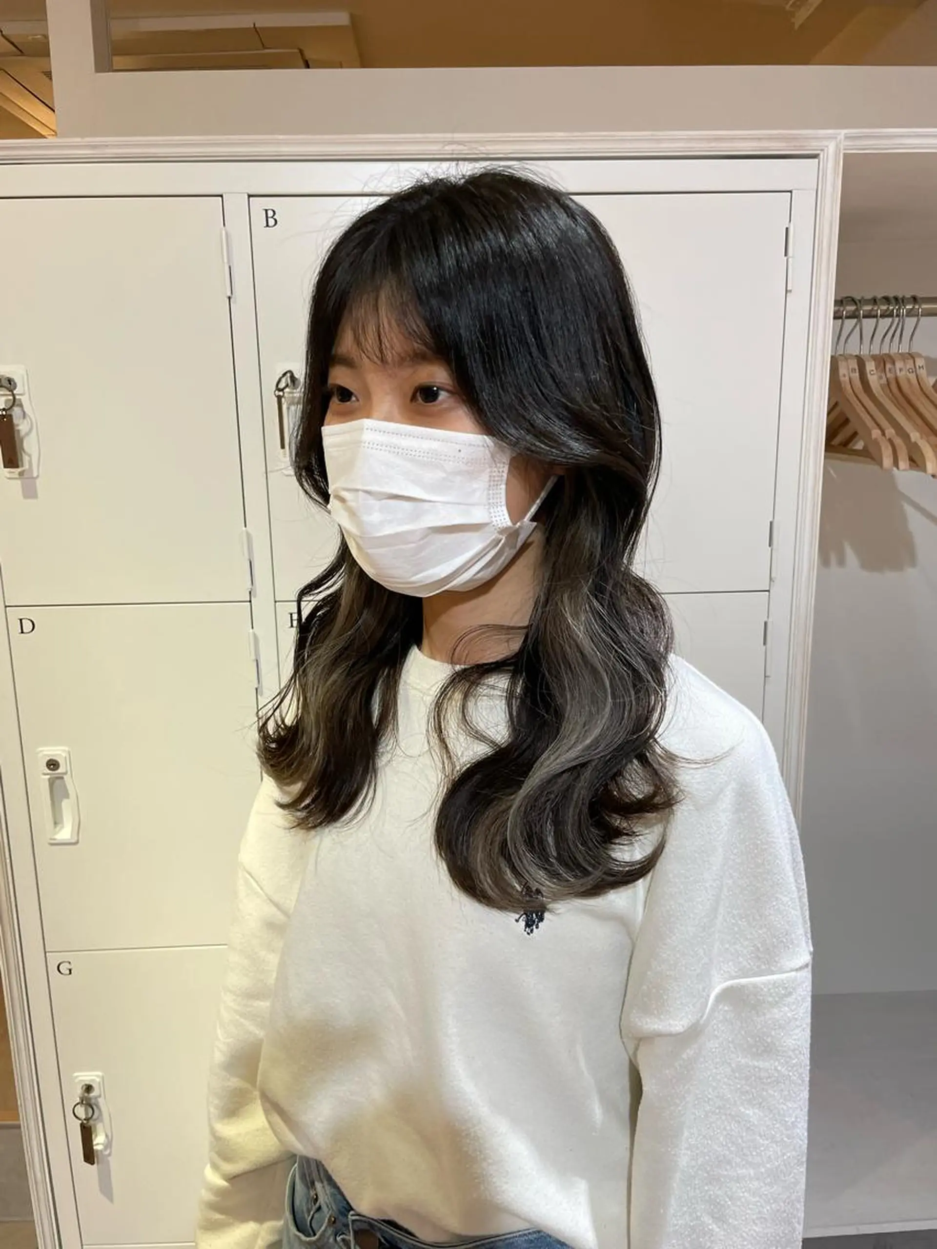 ミディアム カラー akane .のヘアスタイル