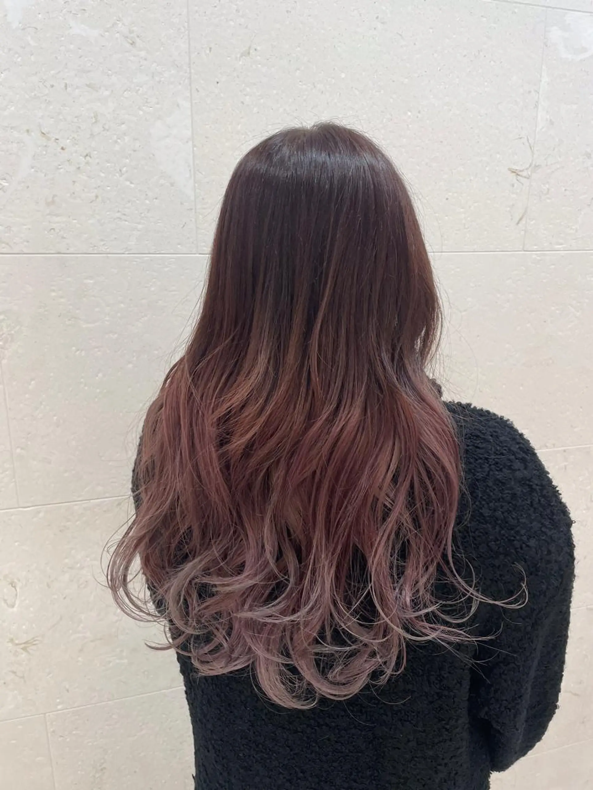 ロング カラー グラデーションカラー カット ヘアカラー トリートメント 斉藤 貴也のヘアスタイル