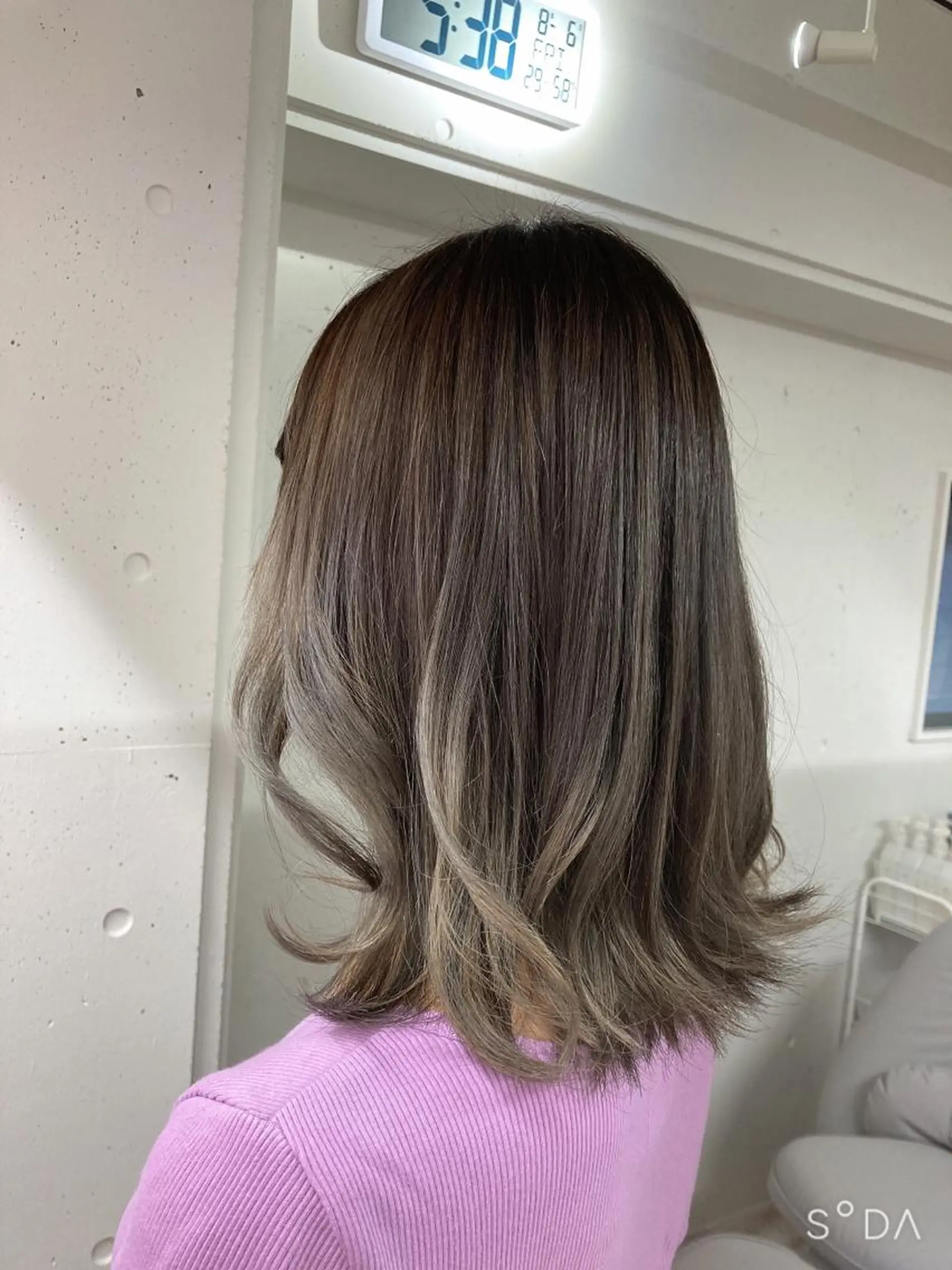 ミディアム カラー バレイヤージュ レイヤーカット ミルミー美容室所属・🦄💒💓齎藤 七海子🦄💒💓のマツエク・マツパデザイン