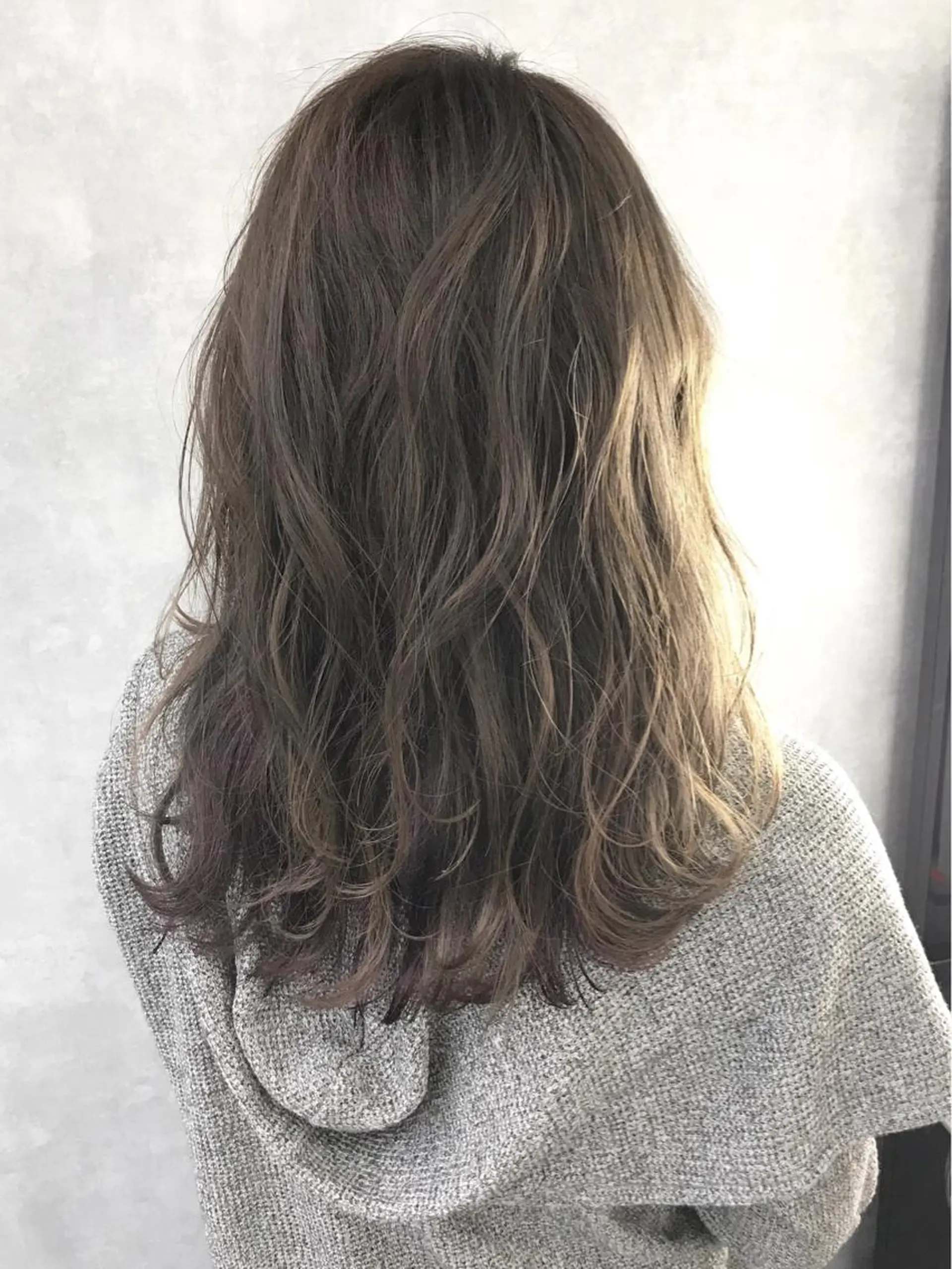 セミロング カラー ハイライトカラー ハイライト TOMOYAレイヤー ブリーチ縮毛矯正のヘアスタイル