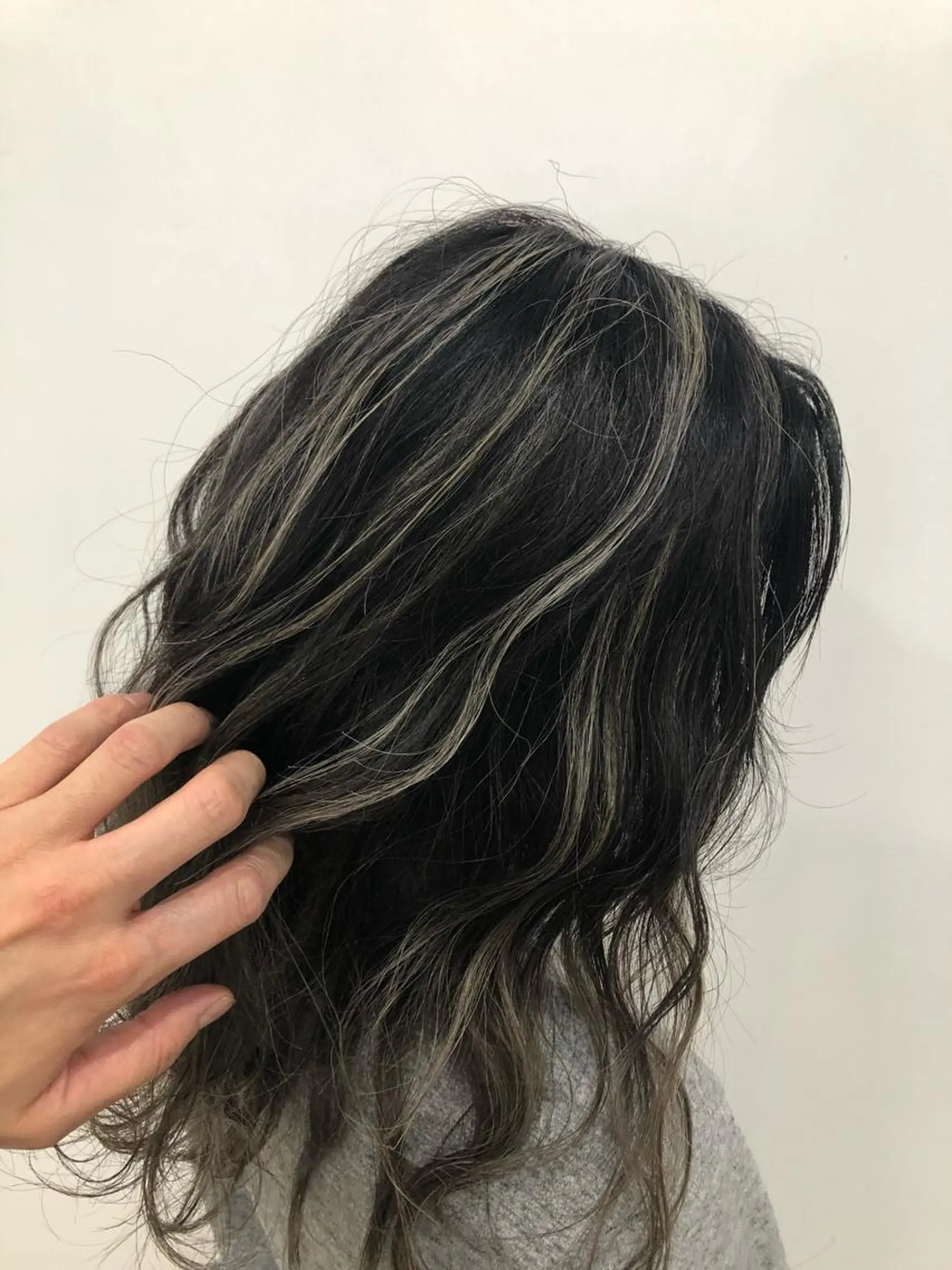 セミロング カラー 山内 聡史のヘアスタイル