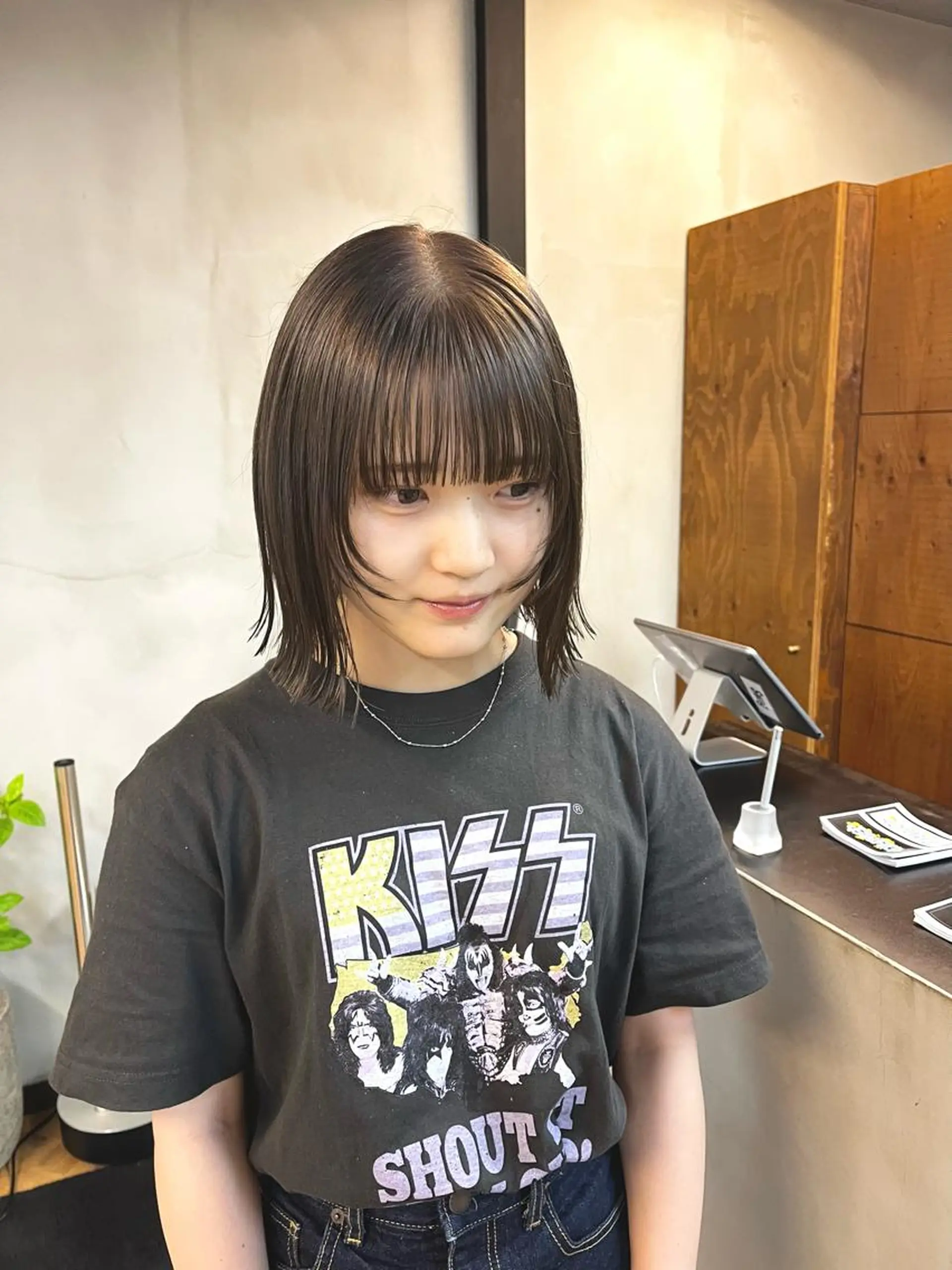 ミディアム カラー ヘアアレンジ ボブ 顔まわりレイヤー レイヤーカット カット ヘアカラー トリートメント esu西梅田所属・ena/ブリーチなし 透け感ベージュ🎀のヘアスタイル