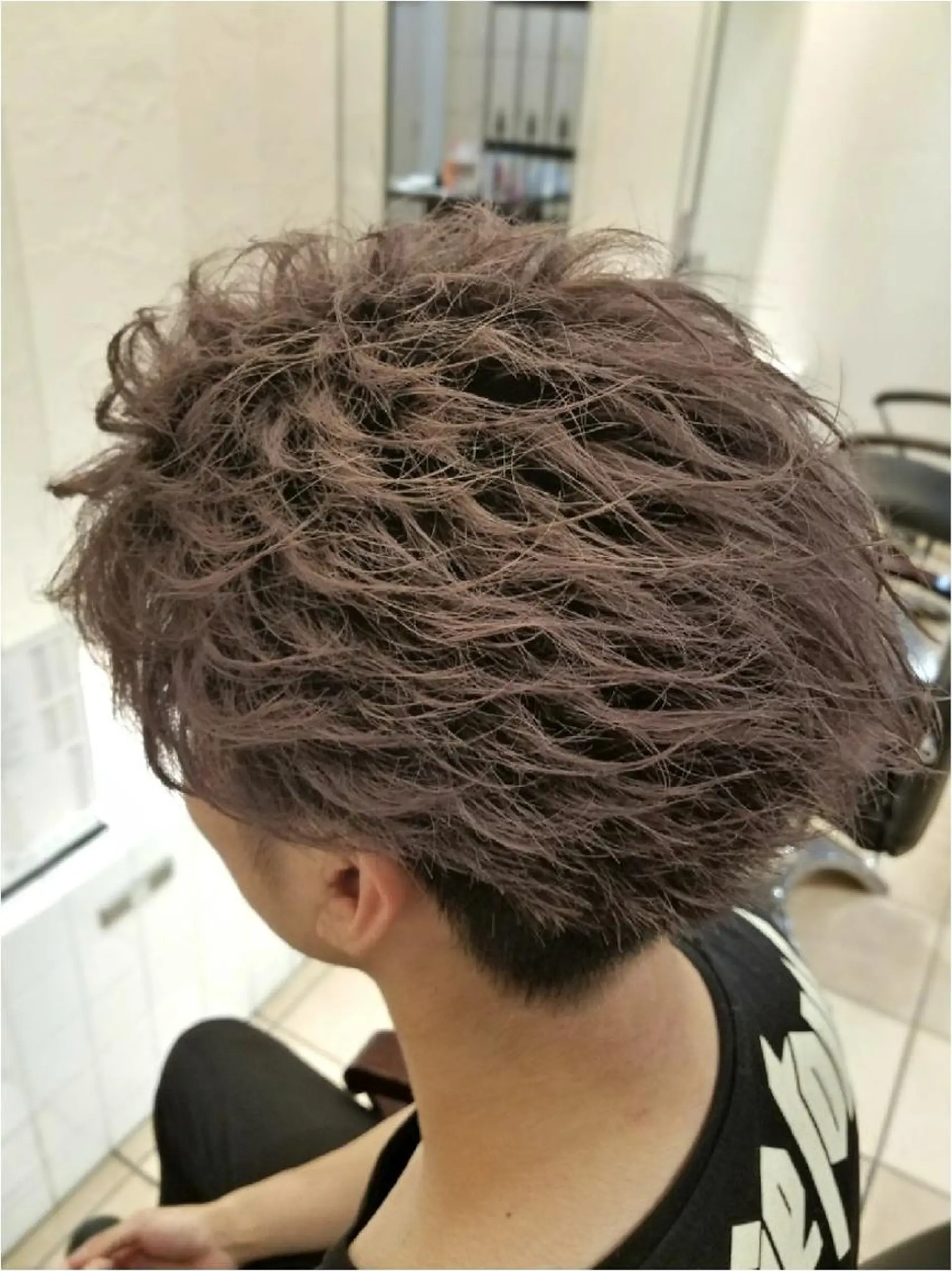 ショート メンズ カラー ヘアアレンジ グレージュ 【髪質改善美容師】t occa茨木篠原健太のヘアスタイル