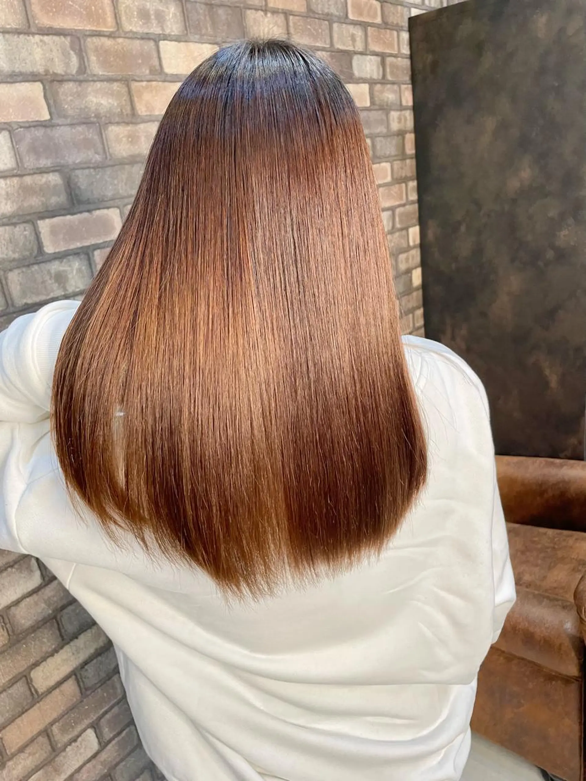 セミロング 縮毛矯正 🔷ブリーチバレイヤ ージュ🔷飯野達也のヘアスタイル