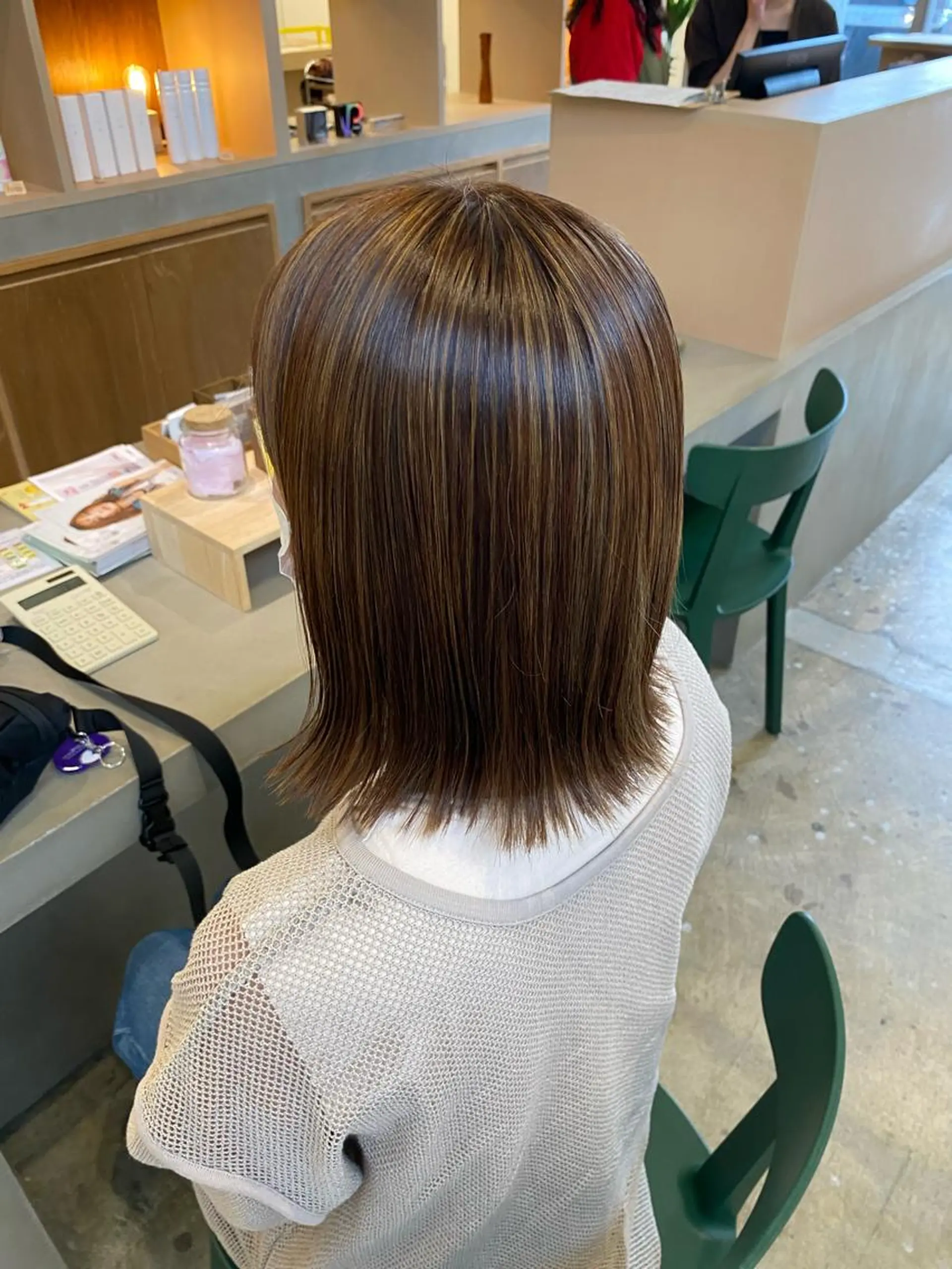 ミディアム カラー 藤野 凪沙のヘアスタイル