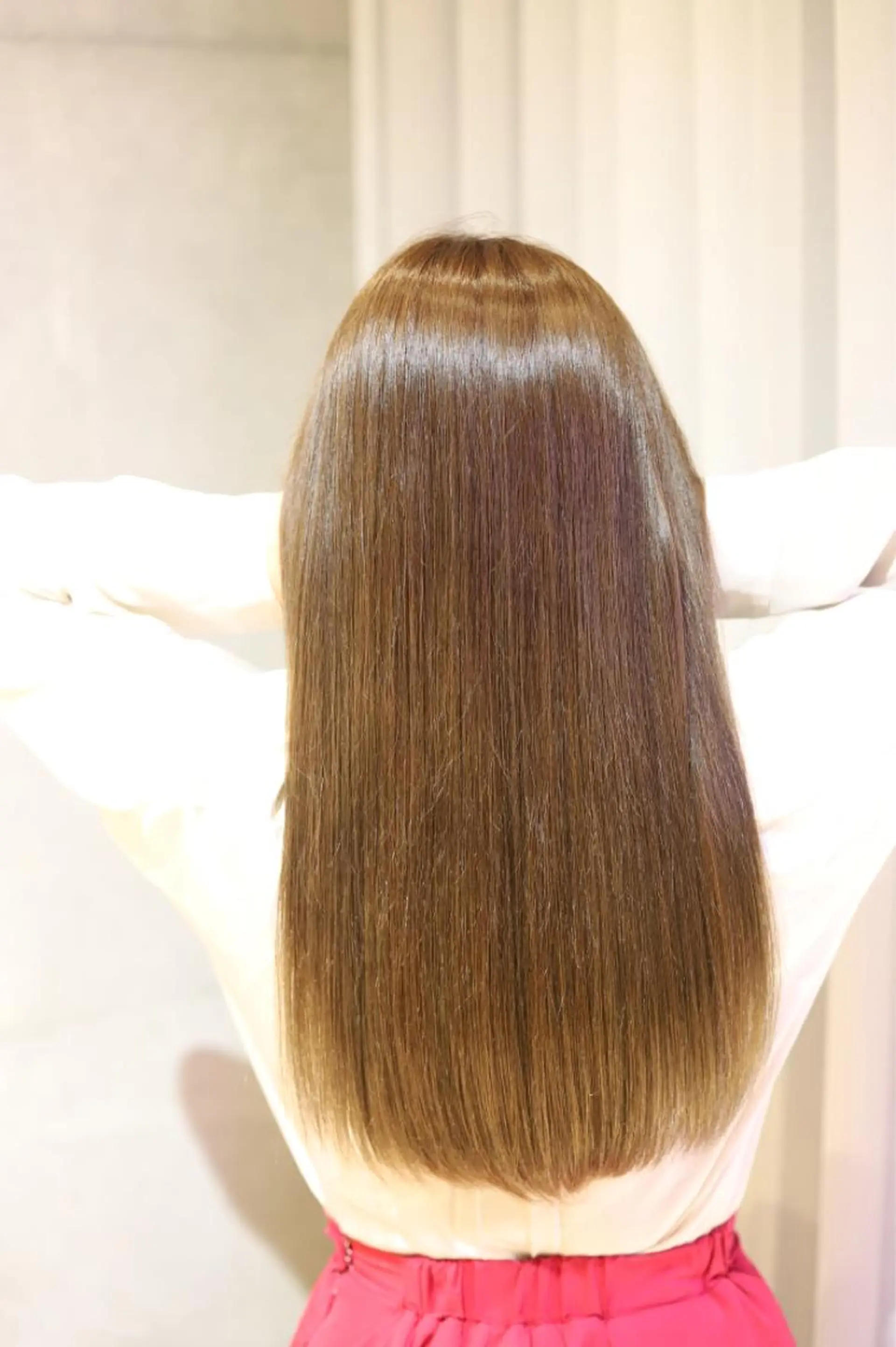 ロング カラー アッシュ ベージュカラー アドミラルYoshi oのヘアスタイル