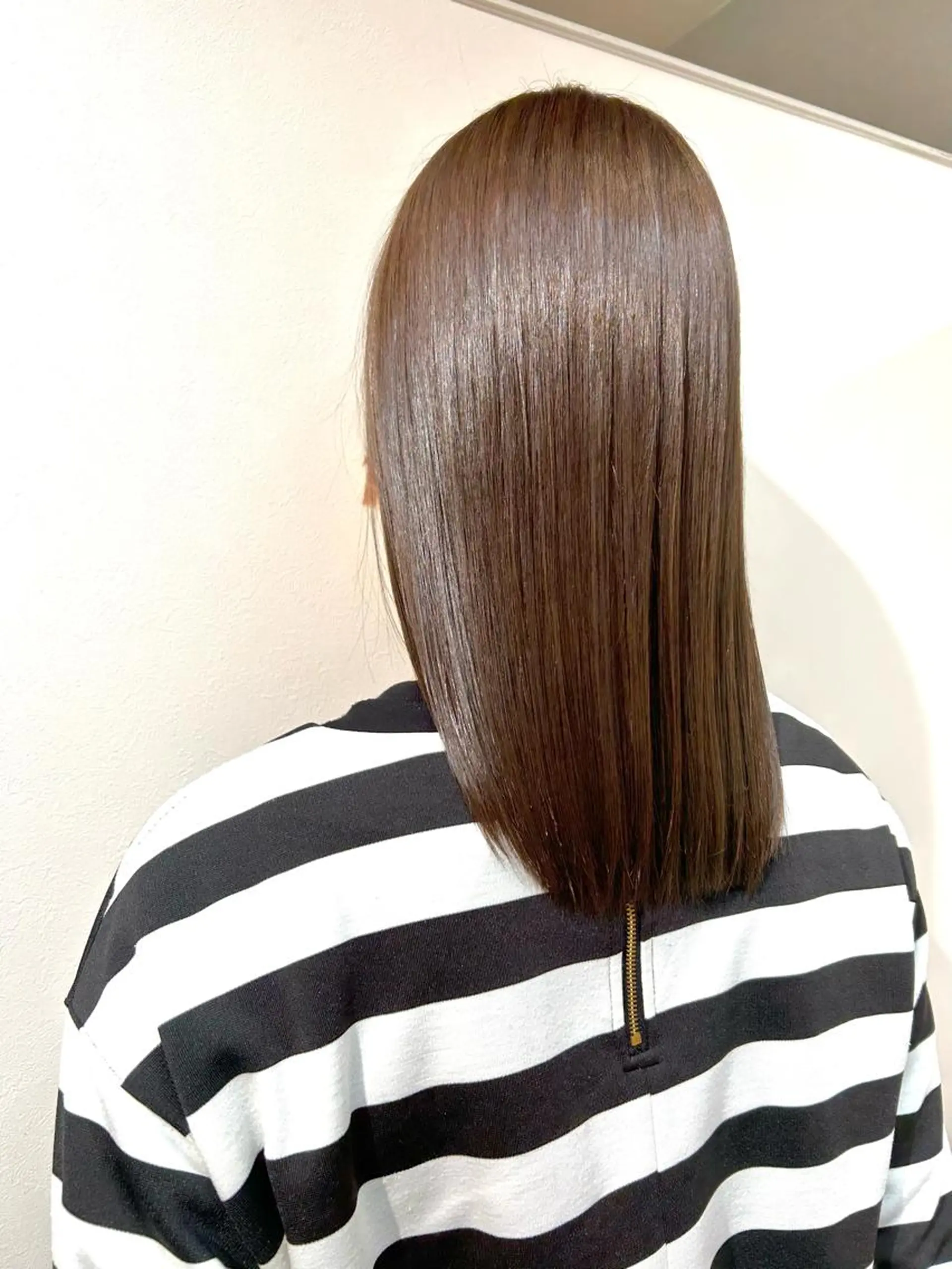 セミロング カラー カット ヘアカラー トリートメント 西 めぐみのヘアスタイル