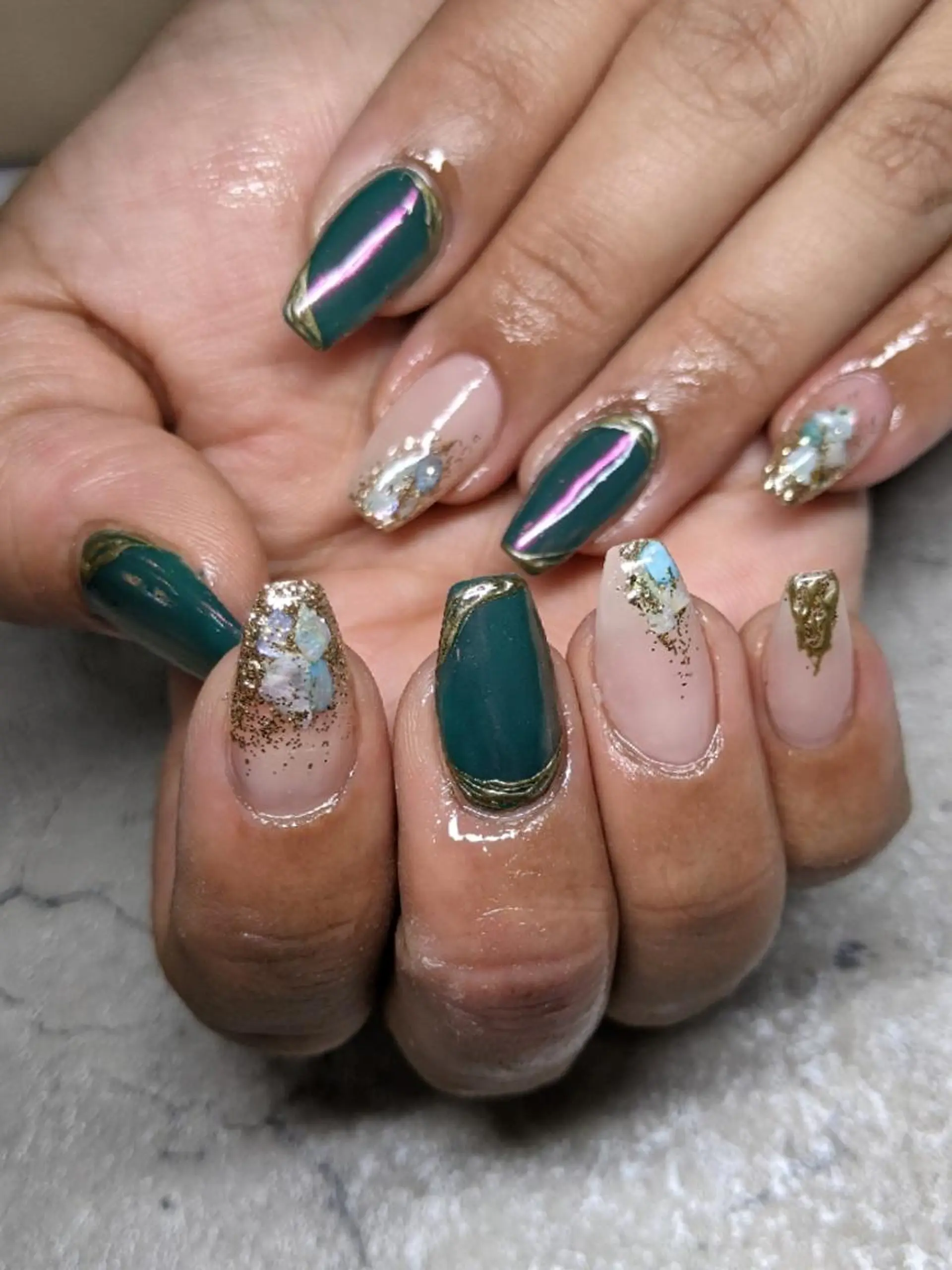 ネイル アートネイル オーロラネイル グリーン ニュアンスネイル Beaute Pure_Mのネイルデザイン