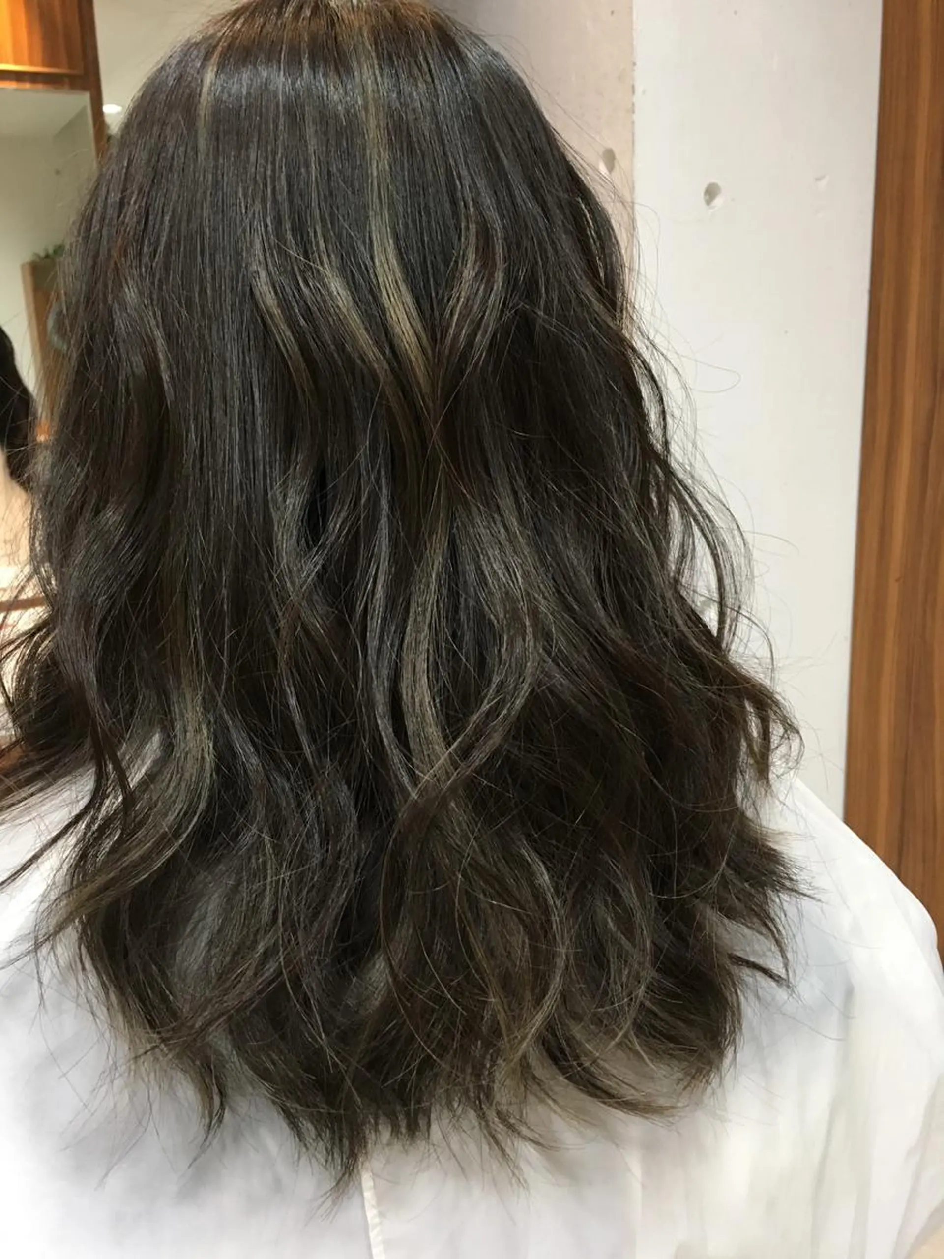 ミディアム カラー 白髪ぼかしハイライト 柳川拓哉のヘアスタイル