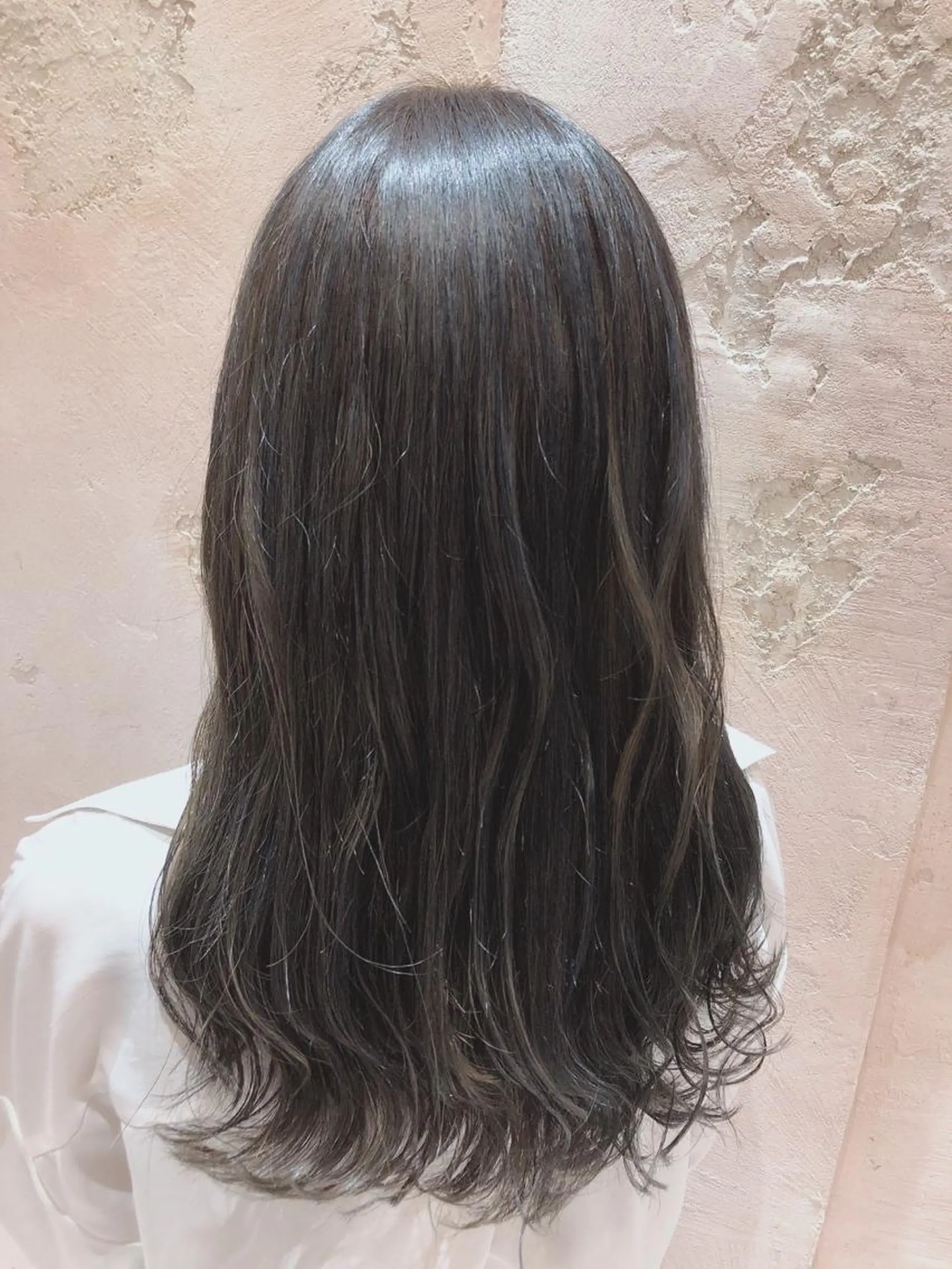 ミディアム アッシュ カット ヘアカラー トリートメント 代表山口ひな 髪質改善のプロのヘアスタイル