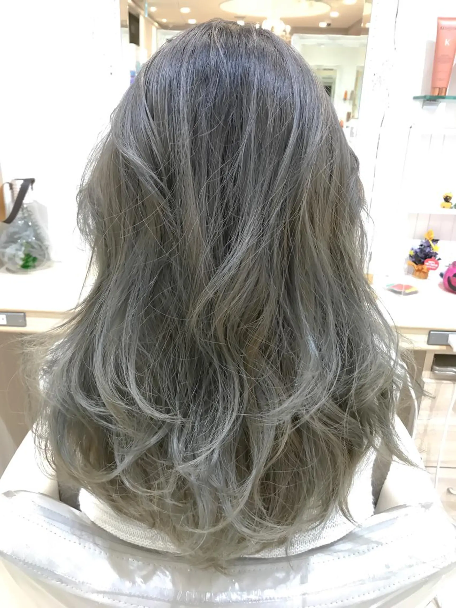 セミロング カラー 内田 敦士のヘアスタイル