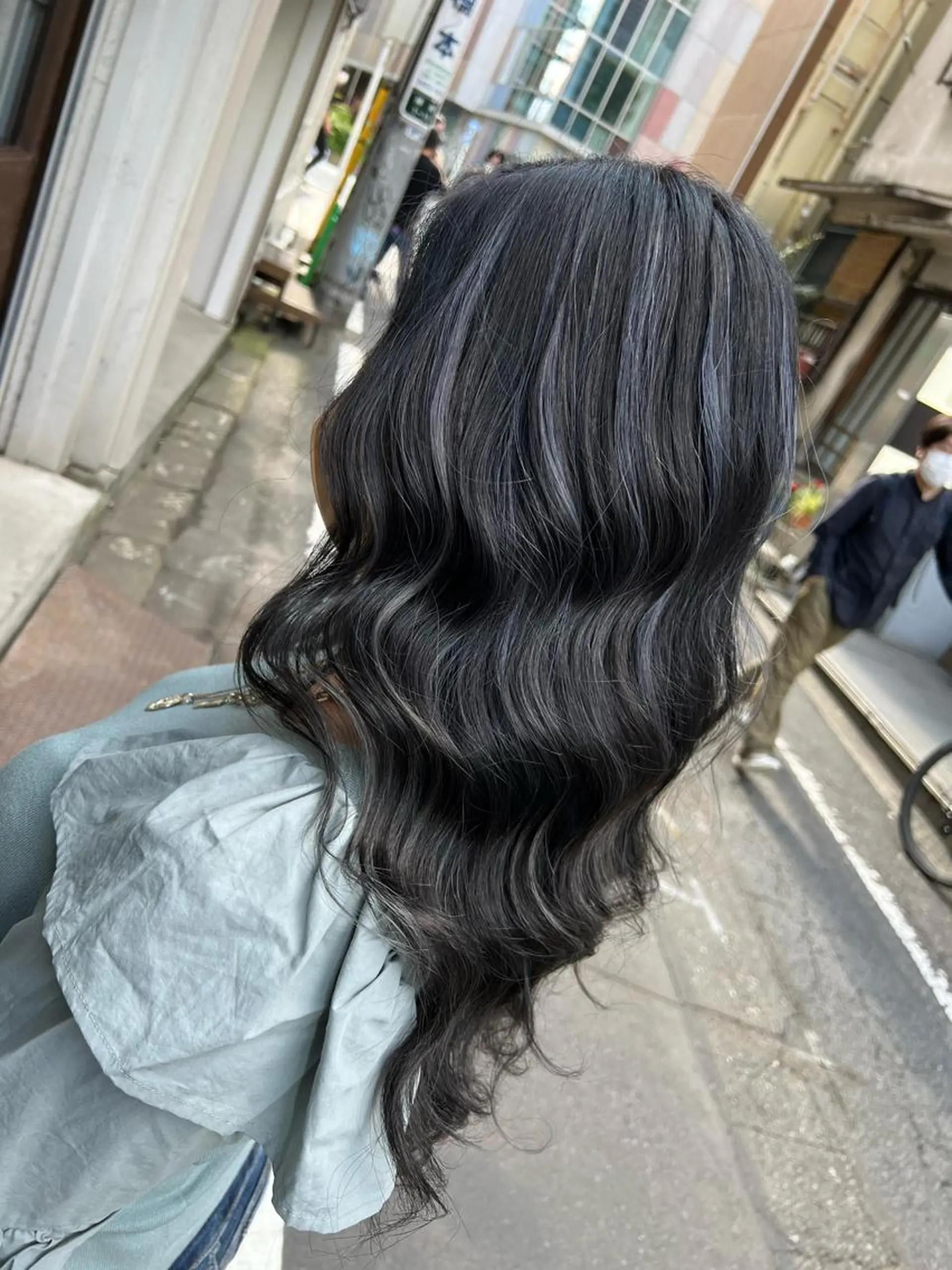 セミロング カラー 🔥ハイトーンカラー ギャルNAOKI🔥のヘアスタイル